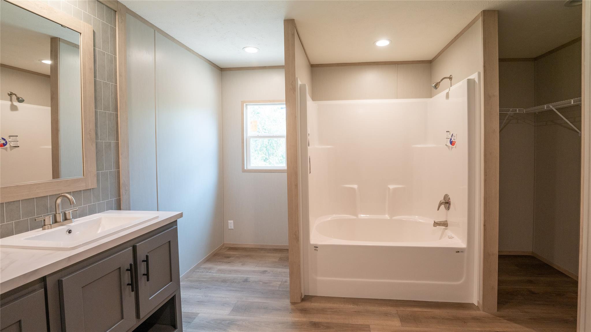 123 Baylen Clifton Ln, Lockhart, TX 78644