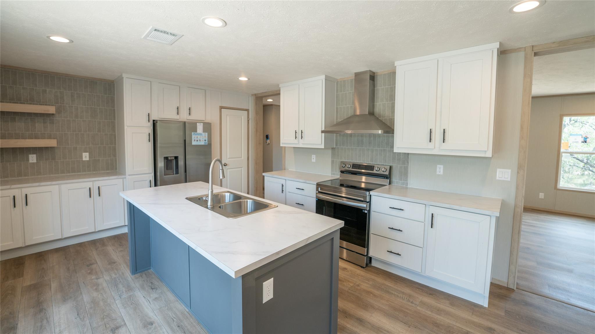 123 Baylen Clifton Ln, Lockhart, TX 78644