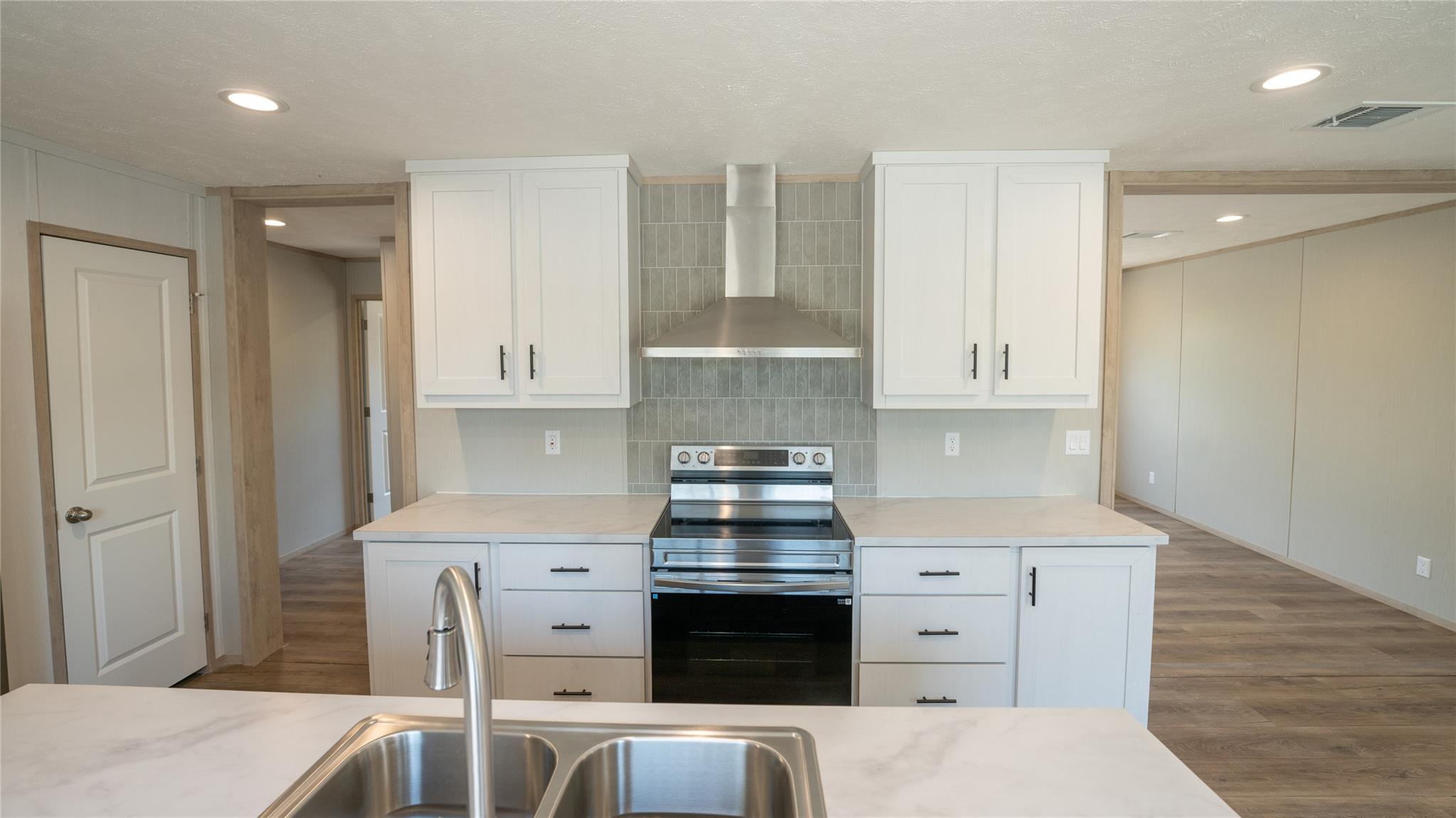 123 Baylen Clifton Ln, Lockhart, TX 78644