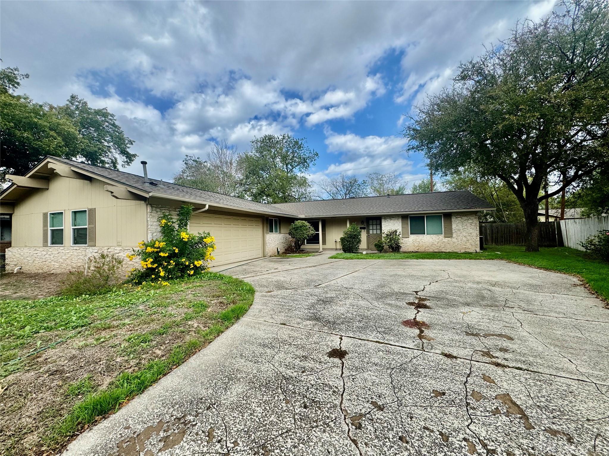 2102 Pompton Dr # AA, Austin, TX 78757