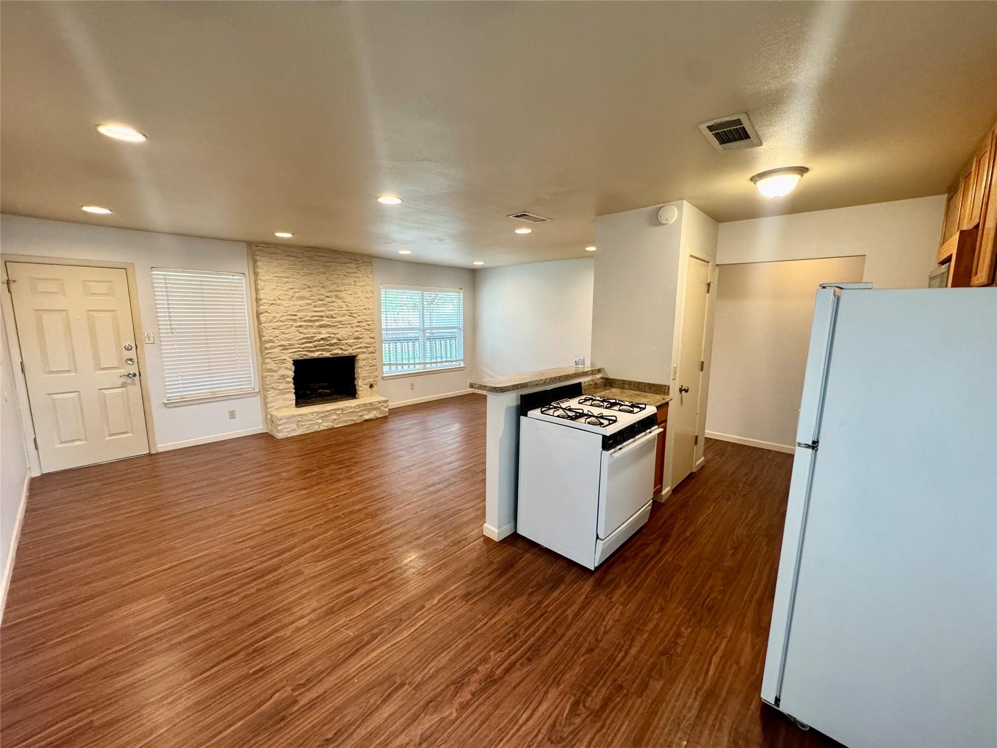 2102 Pompton Dr # AA, Austin, TX 78757