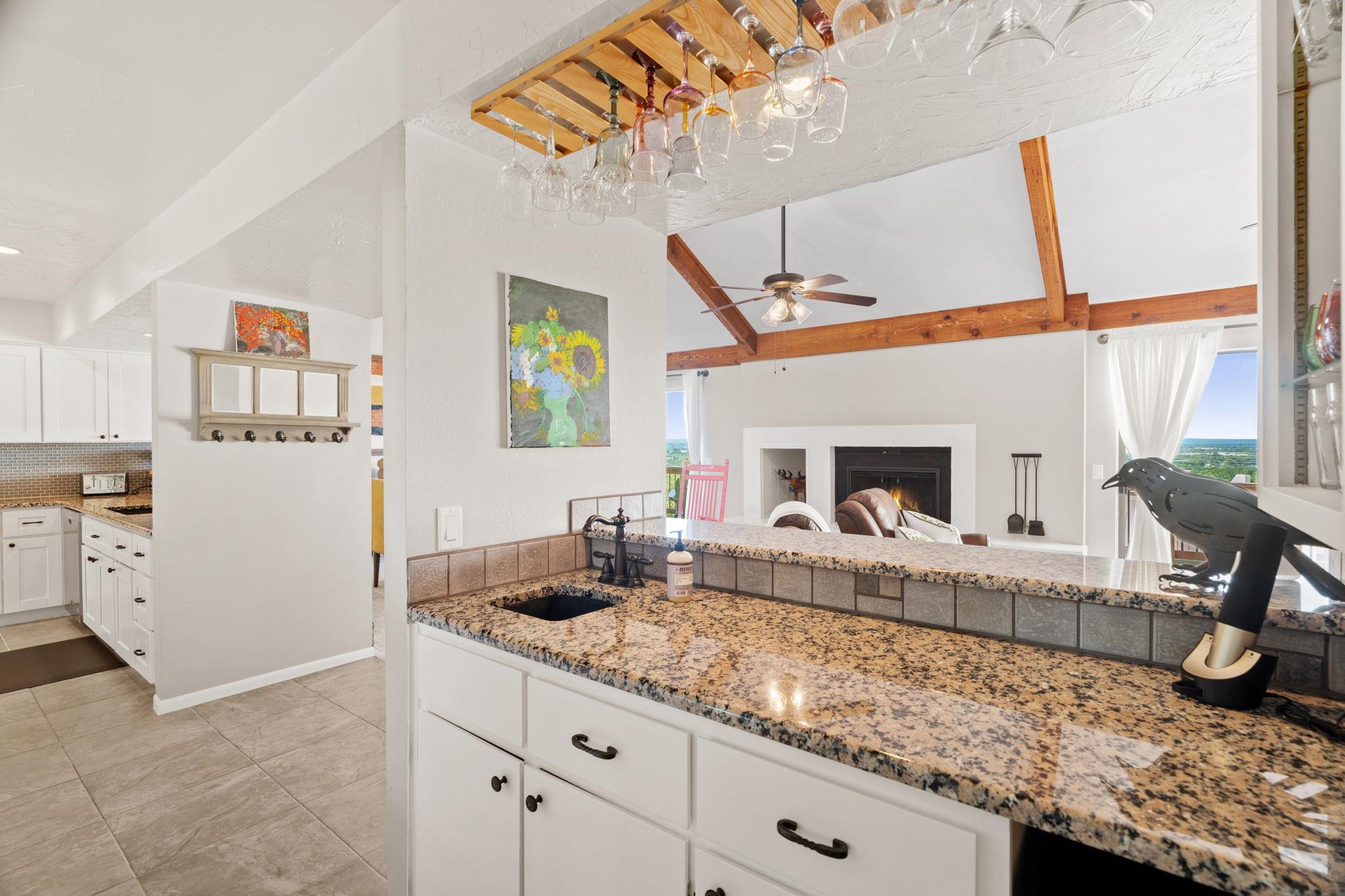 401 Hi There # D, Horseshoe Bay, TX 78657