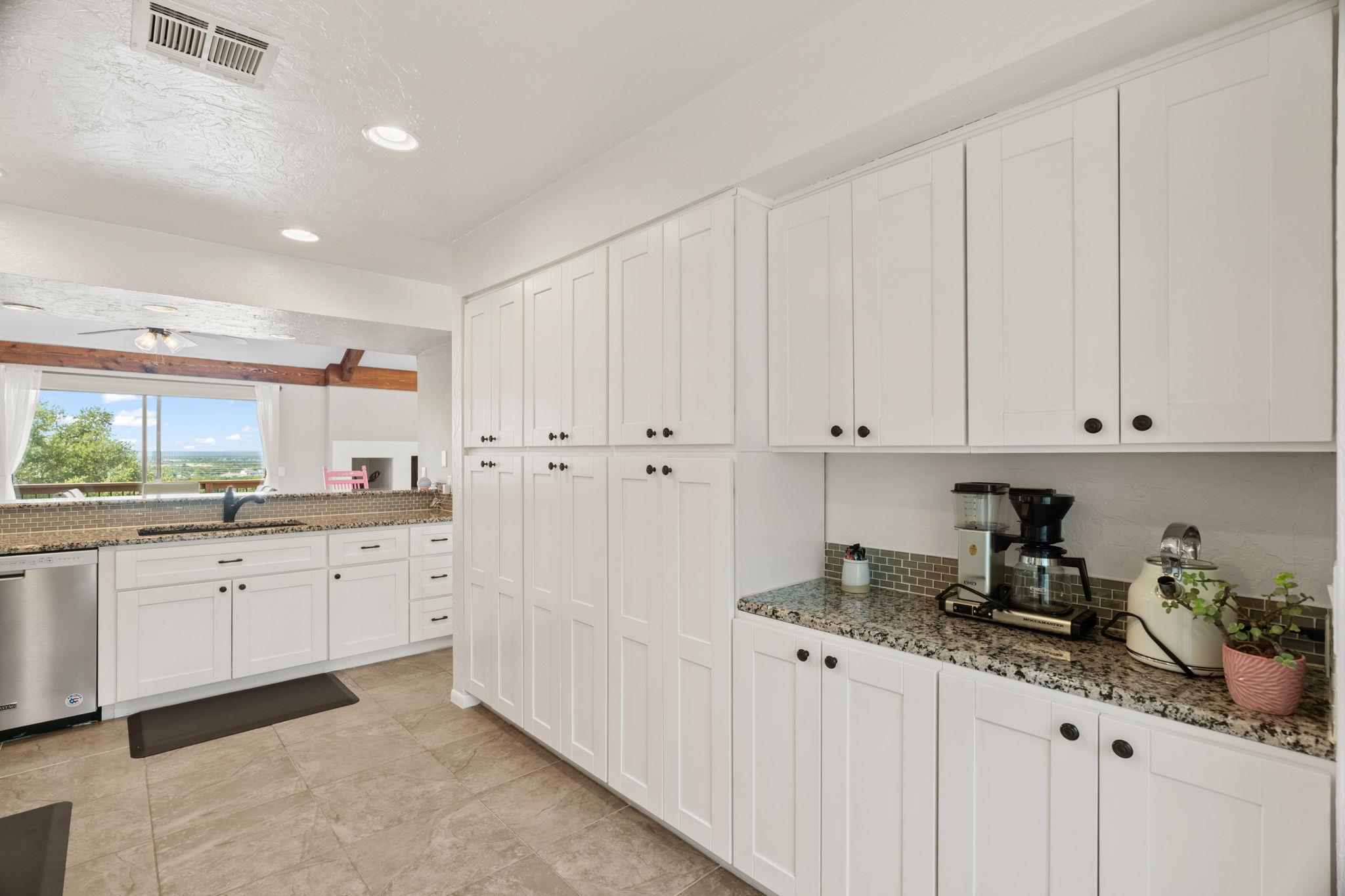 401 Hi There # D, Horseshoe Bay, TX 78657