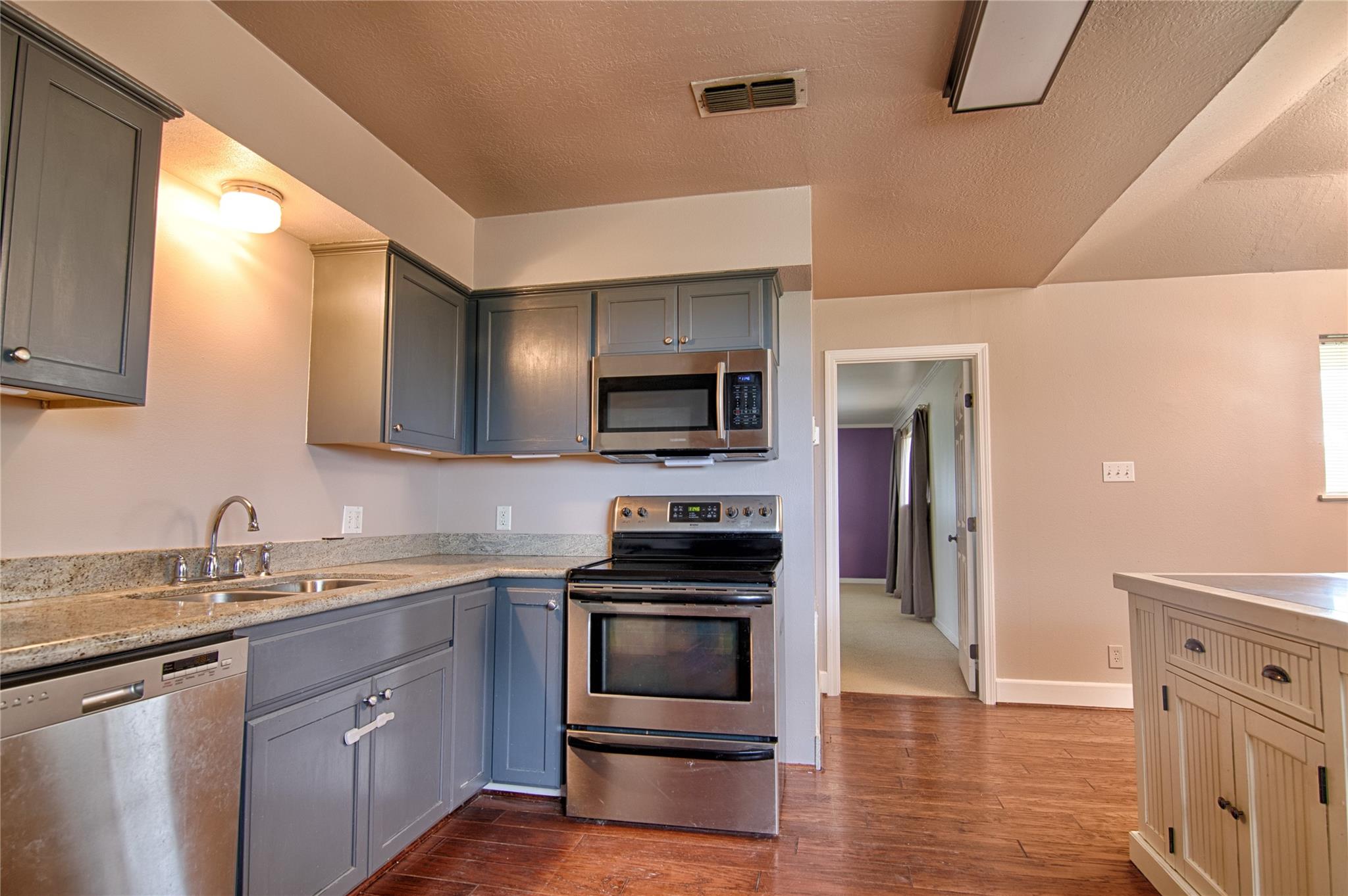 341 CR 233, Hallettsville, TX 77964