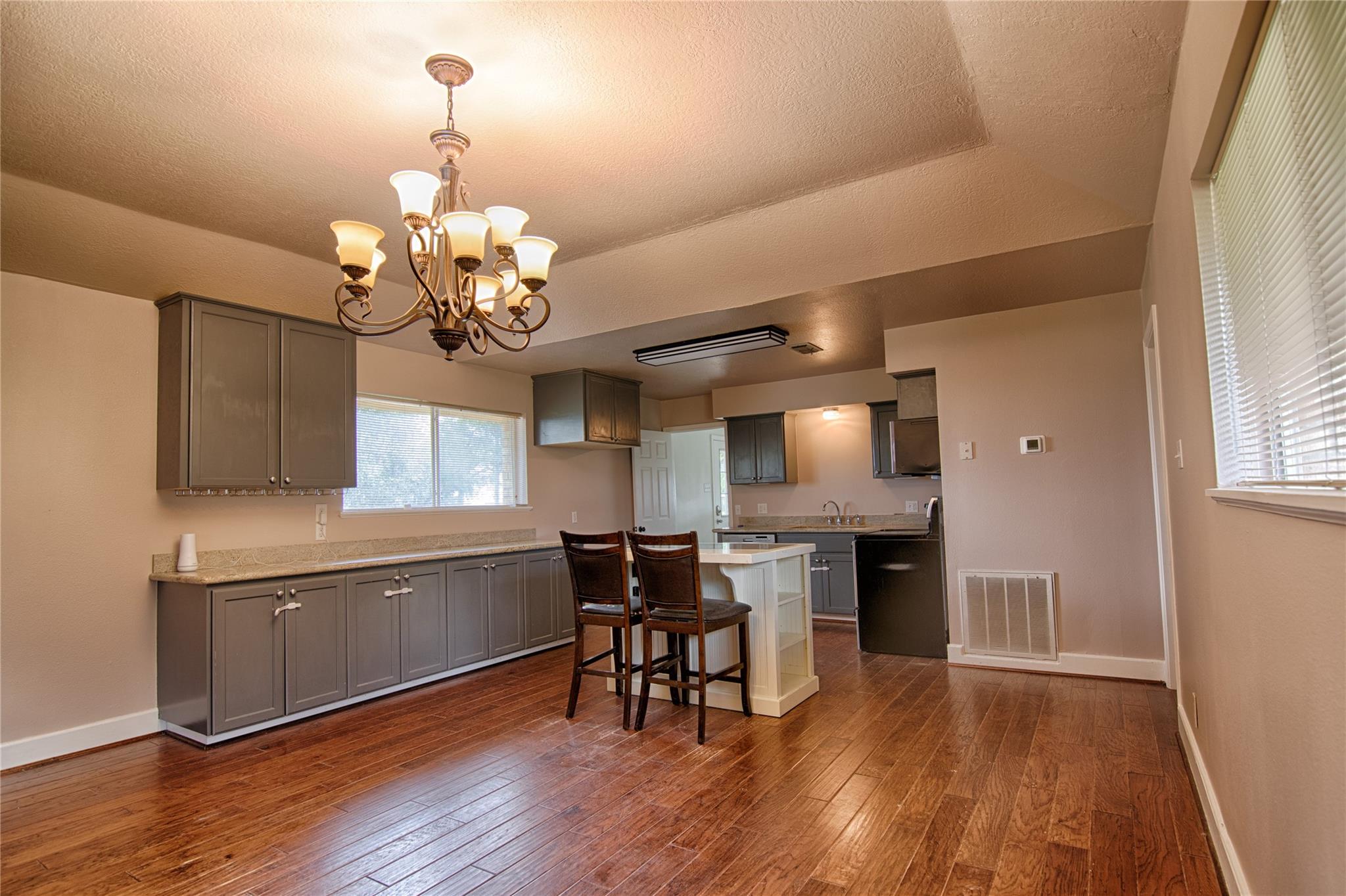 341 CR 233, Hallettsville, TX 77964