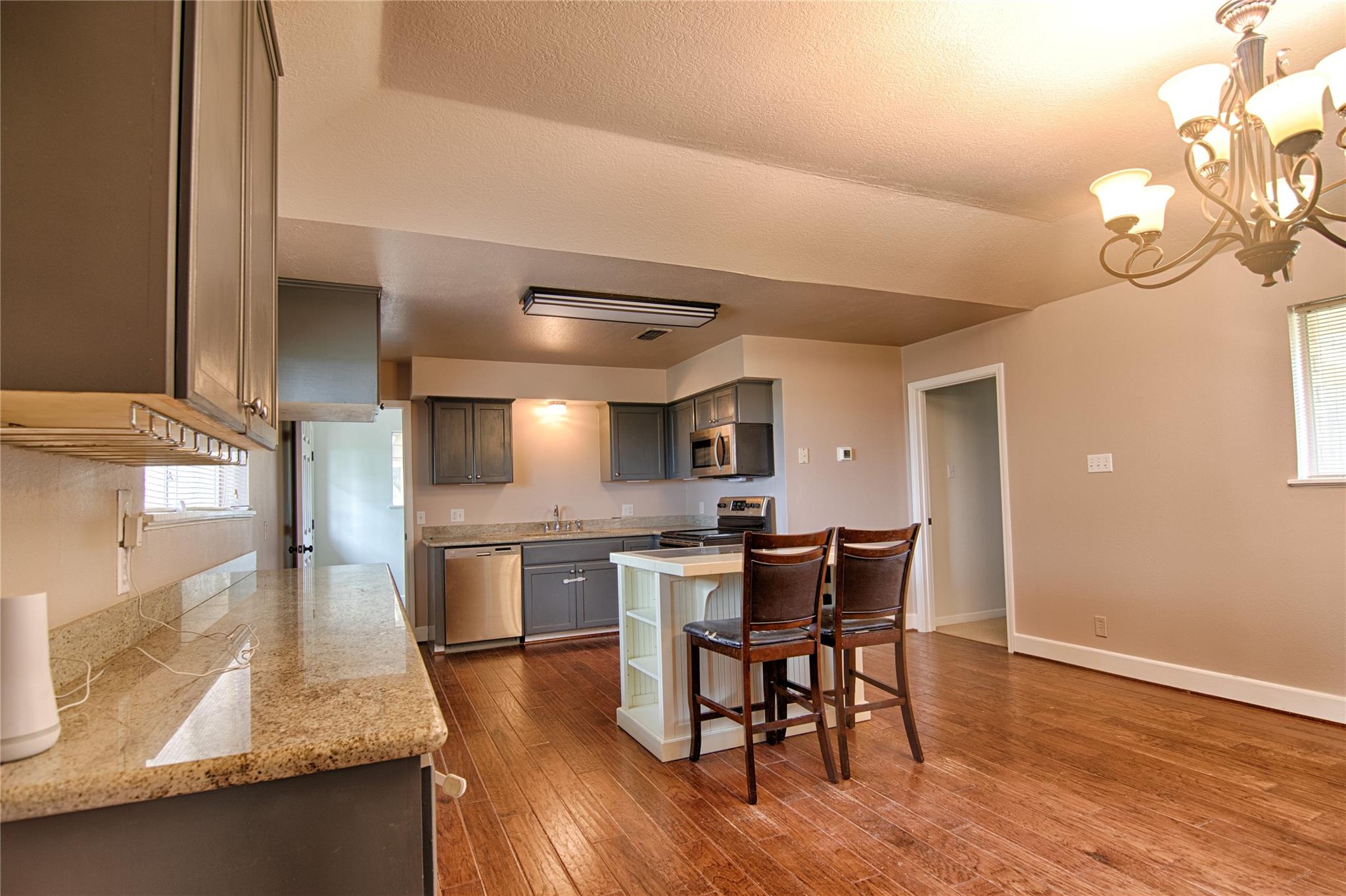 341 CR 233, Hallettsville, TX 77964