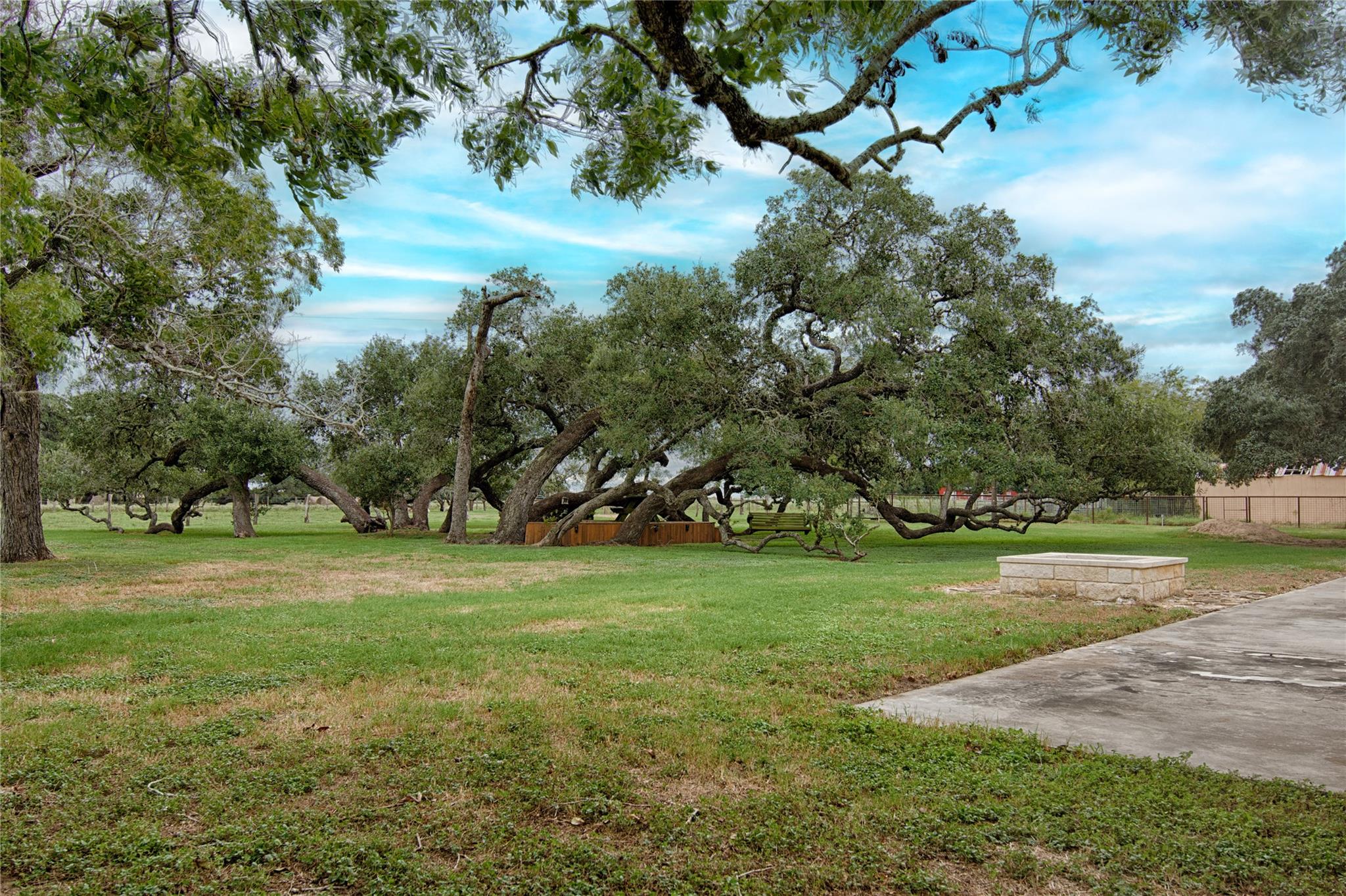 341 CR 233, Hallettsville, TX 77964