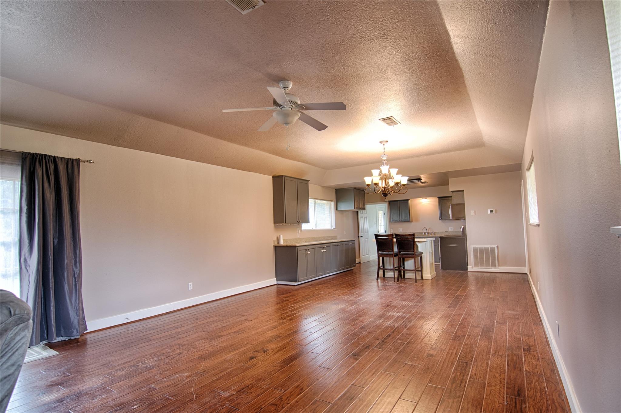 341 CR 233, Hallettsville, TX 77964