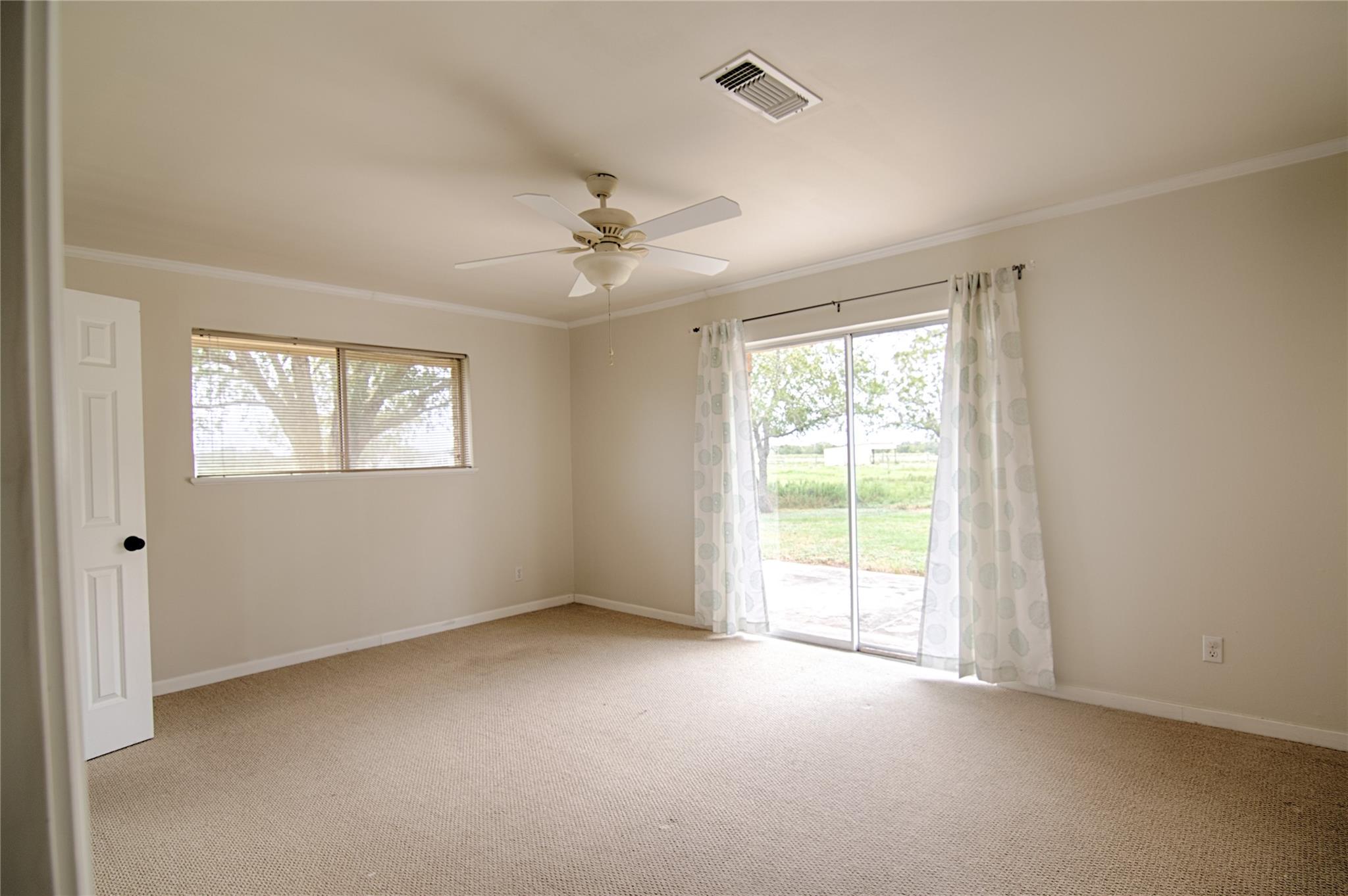 341 CR 233, Hallettsville, TX 77964