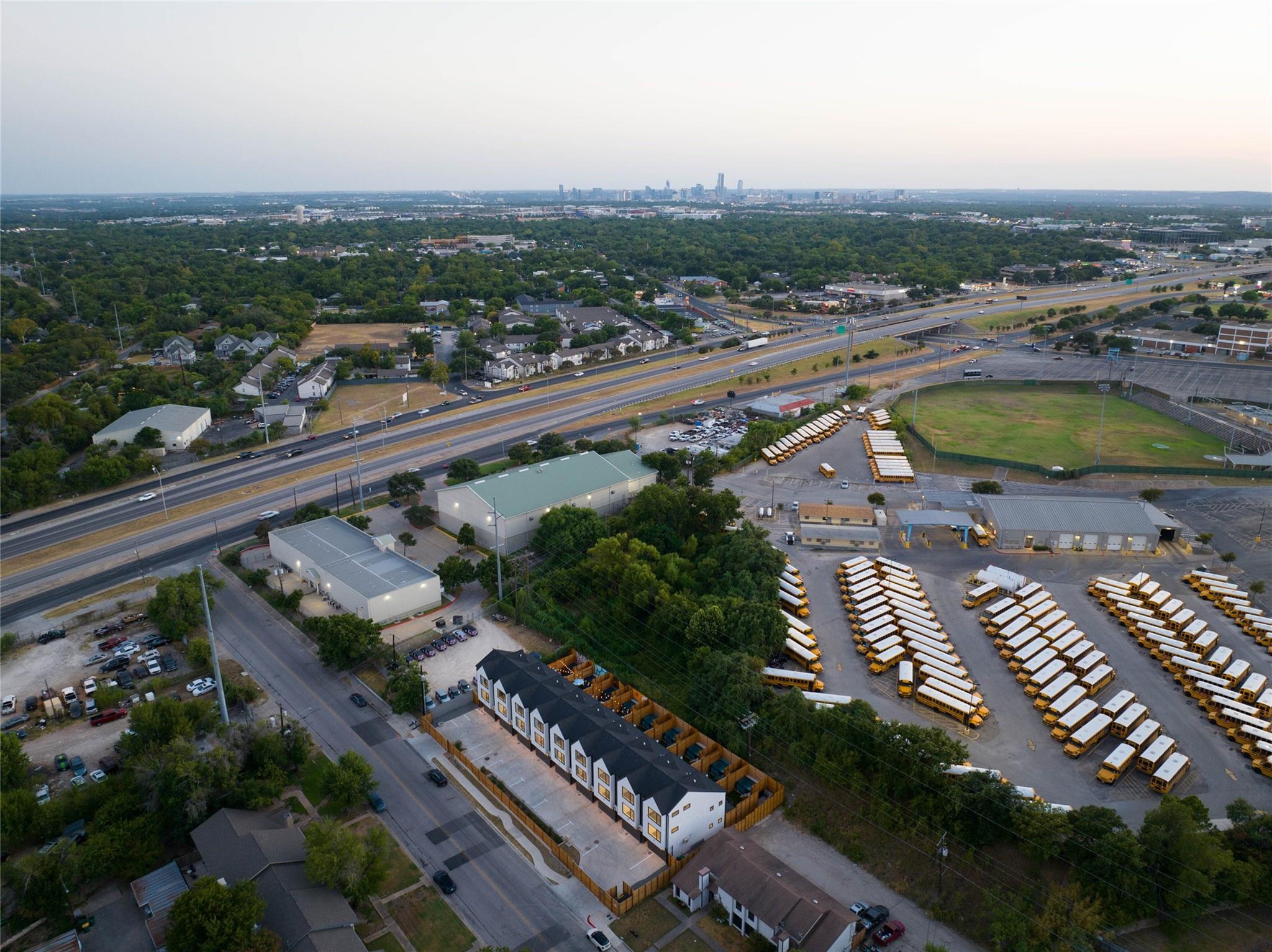 7104 Creekside Dr, Austin, TX 78752