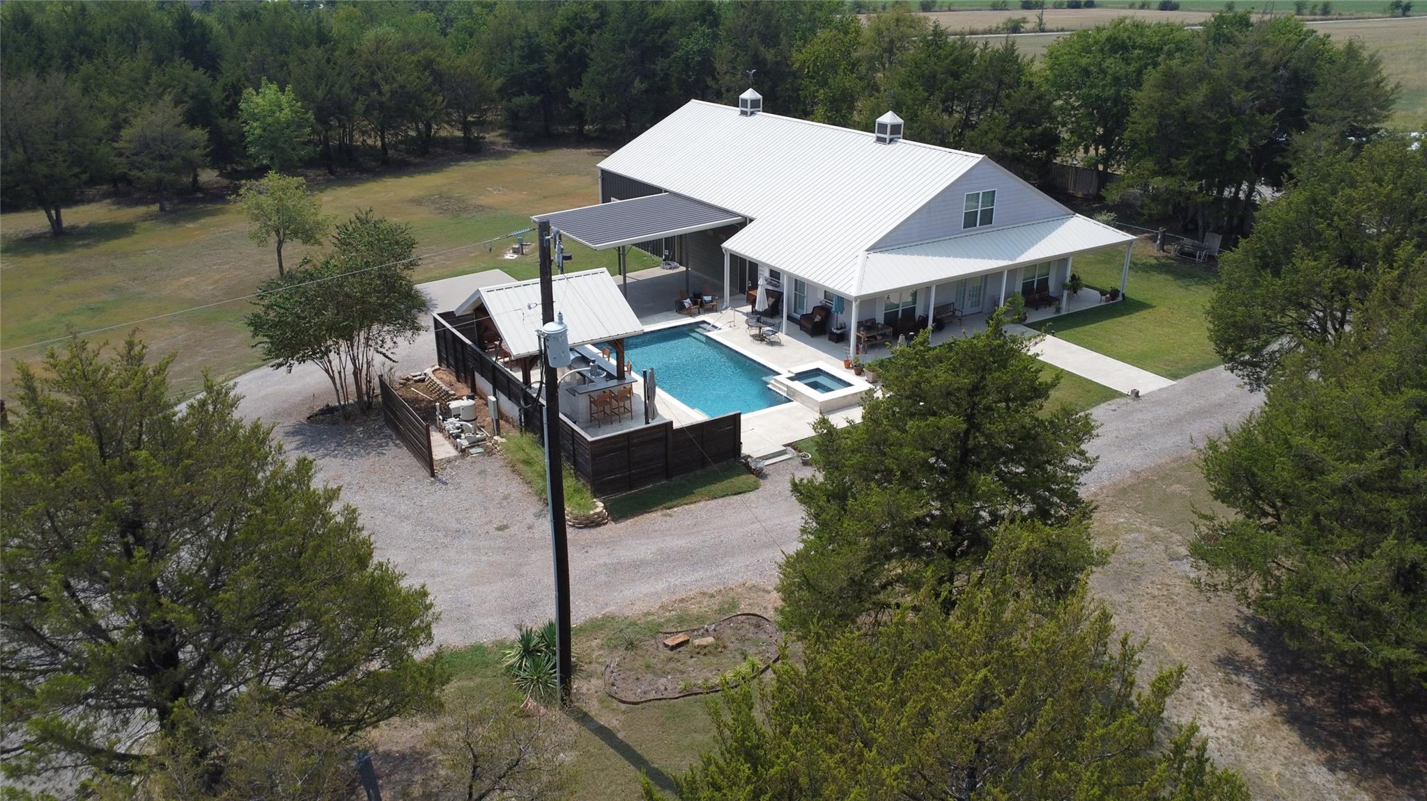 383 Bucksnort Rd, Van Alstyne, TX 75495