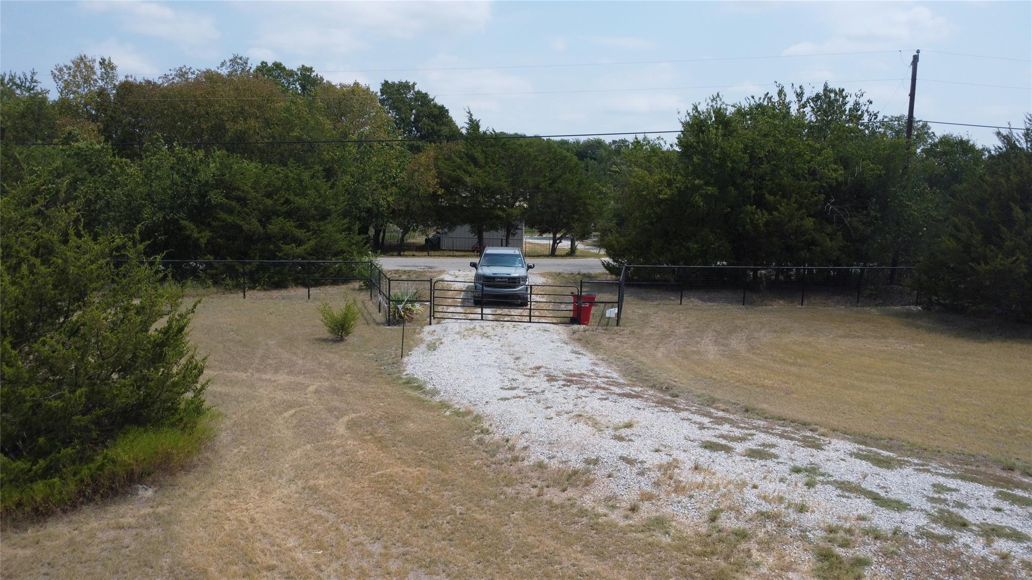 383 Bucksnort Rd, Van Alstyne, TX 75495