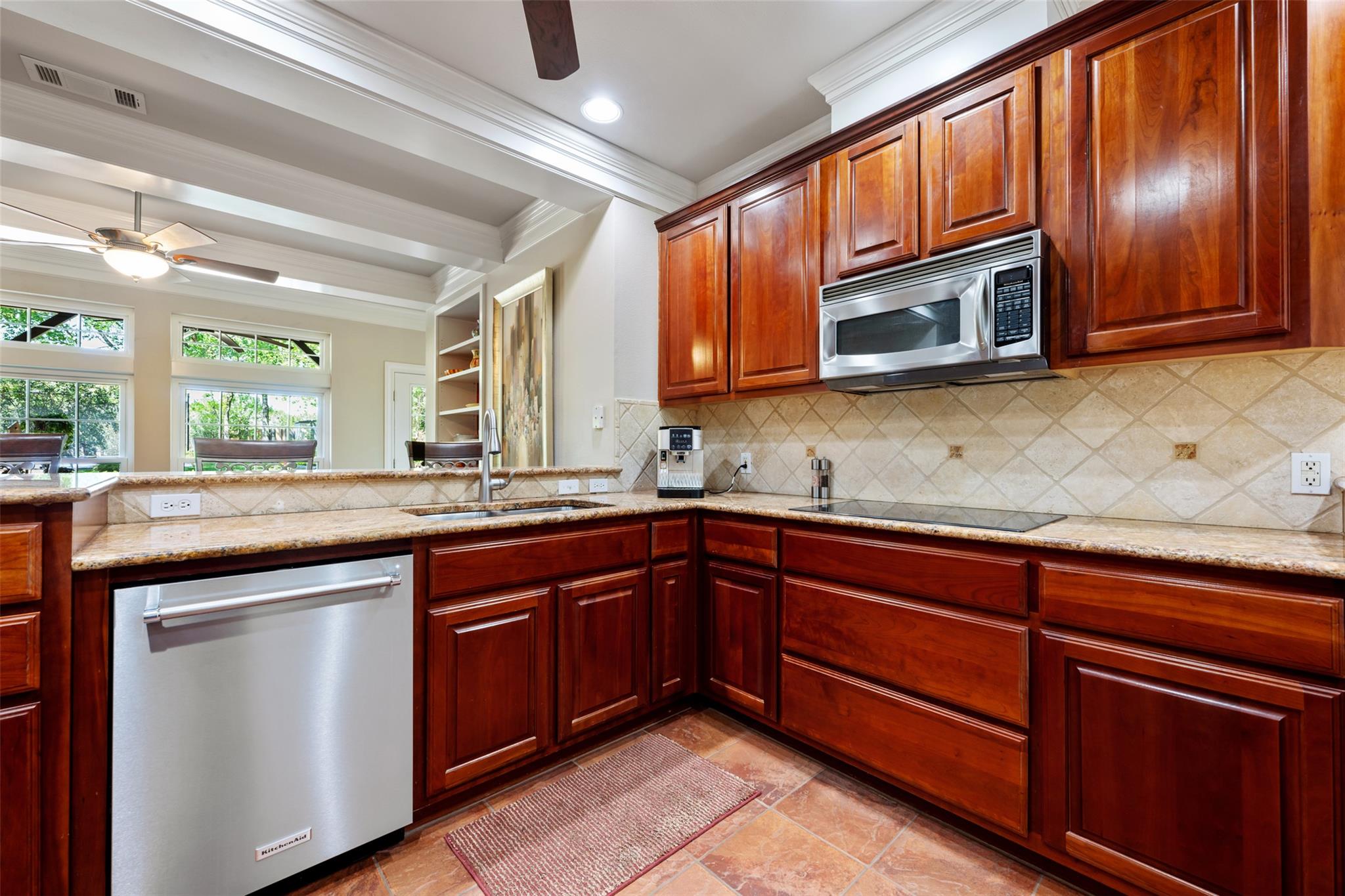 6425 Yaupon Dr, Austin, TX 78759