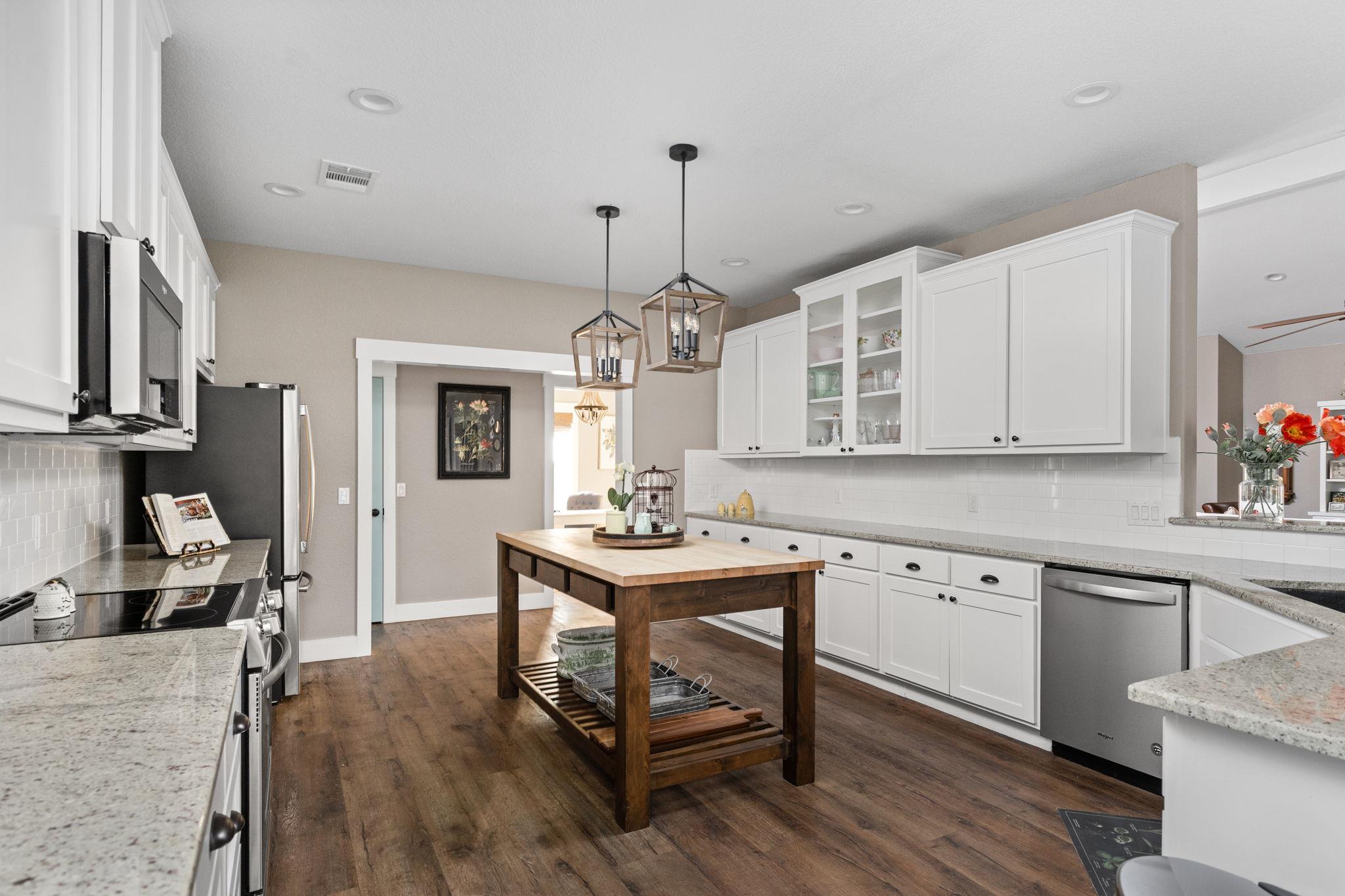 1953 County Road 250, Burnet, TX 78611