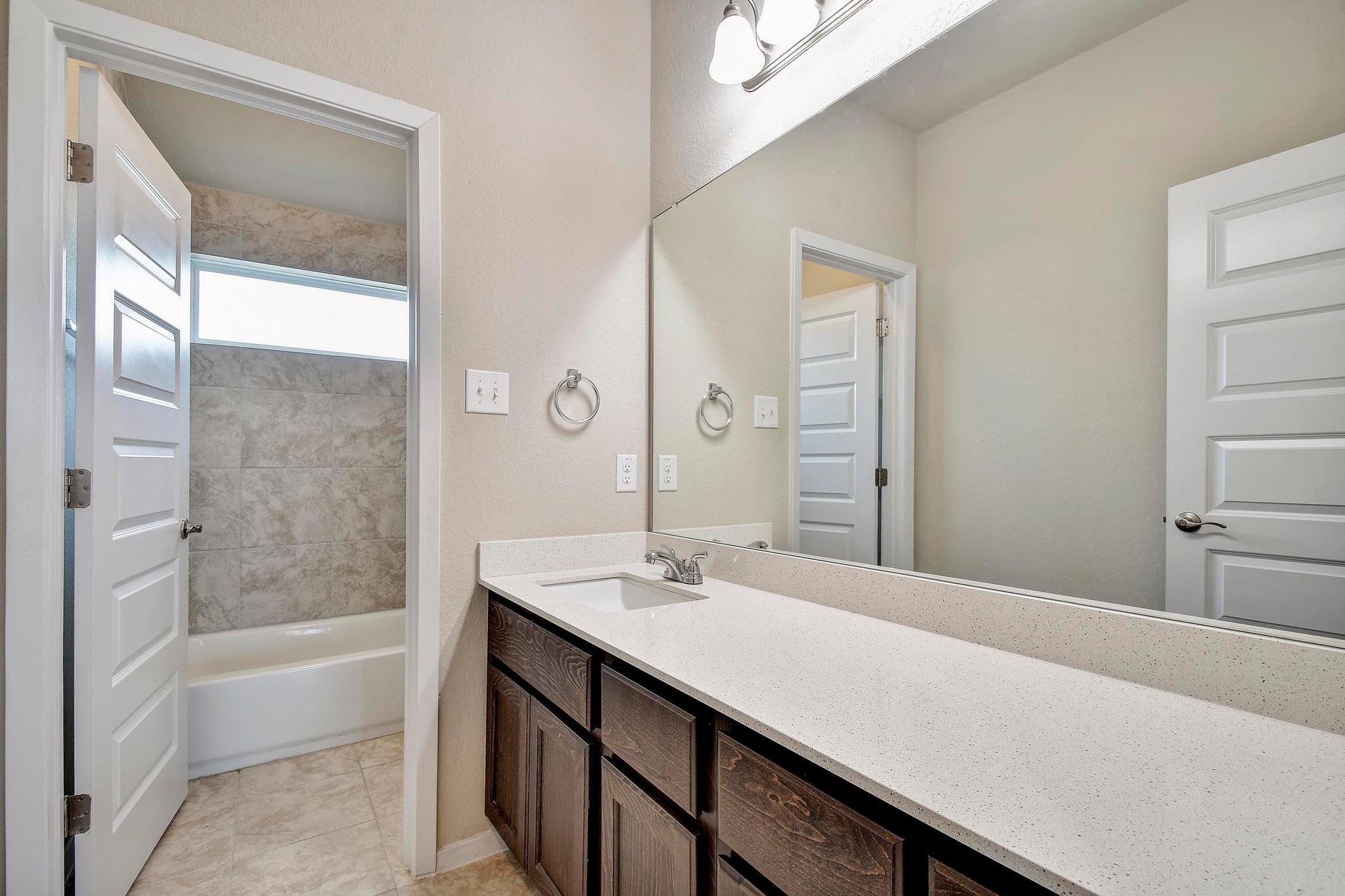 143 Spiny Lizard Ln, San Marcos, TX 78666