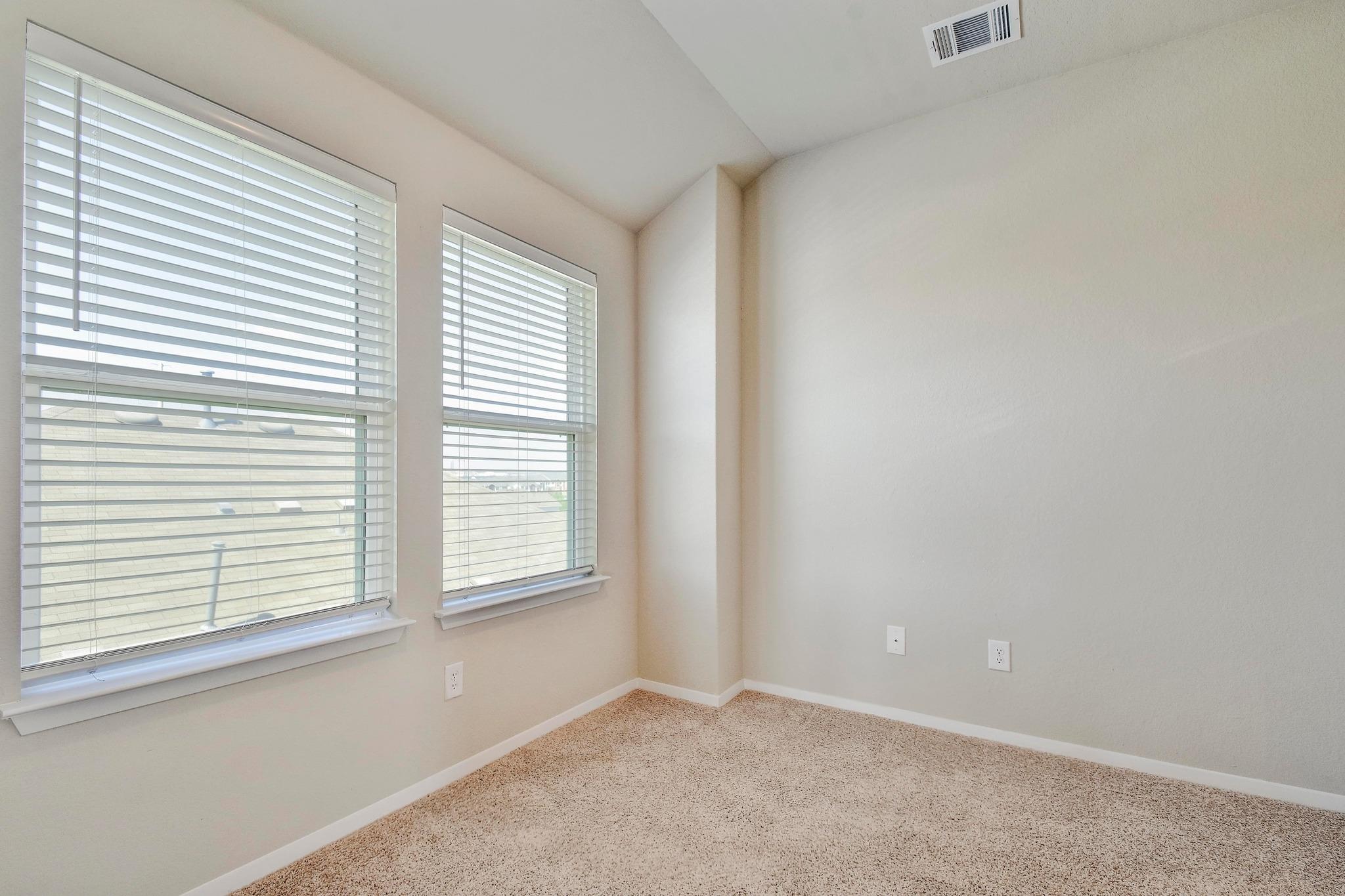 143 Spiny Lizard Ln, San Marcos, TX 78666