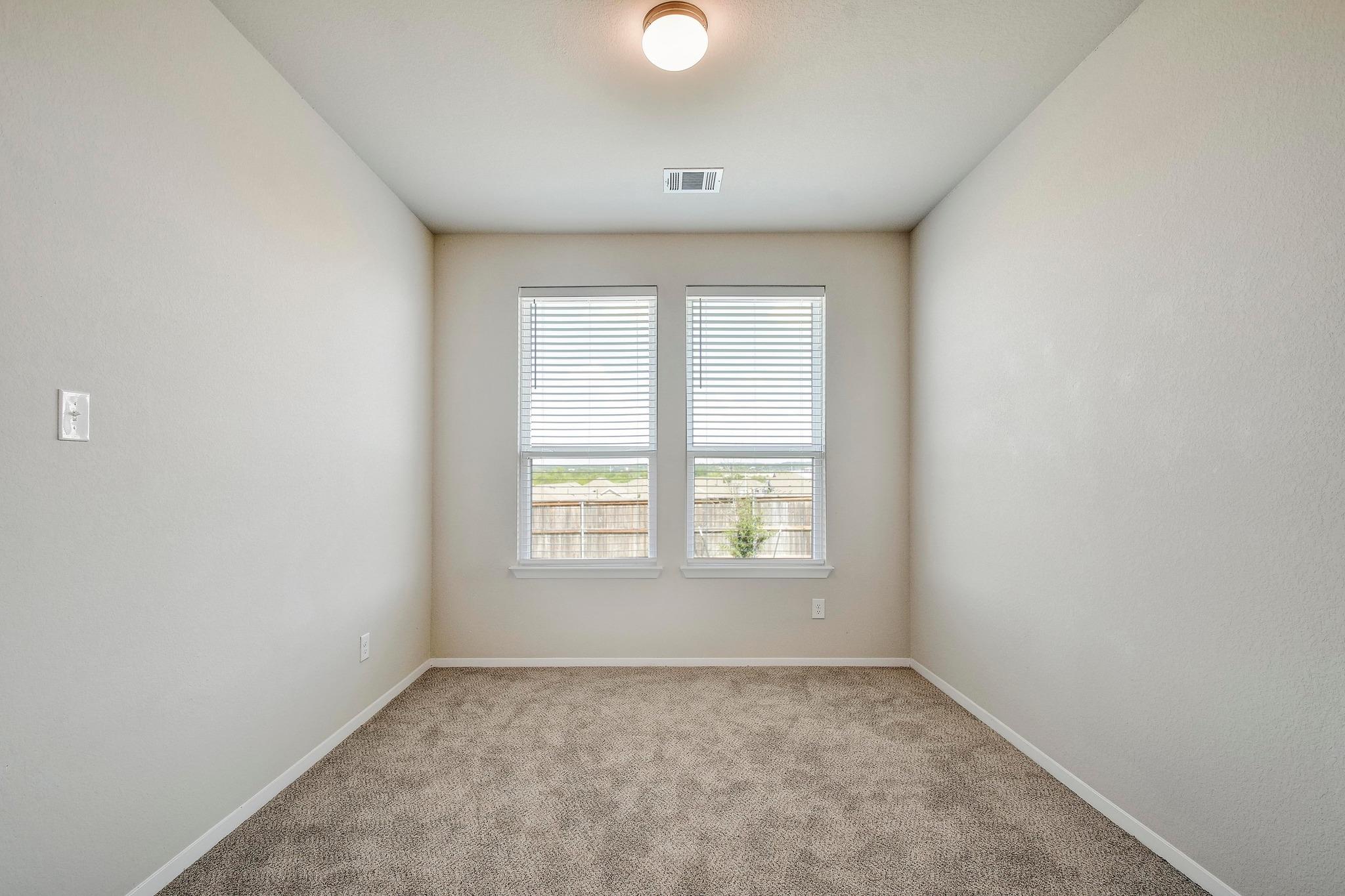 143 Spiny Lizard Ln, San Marcos, TX 78666