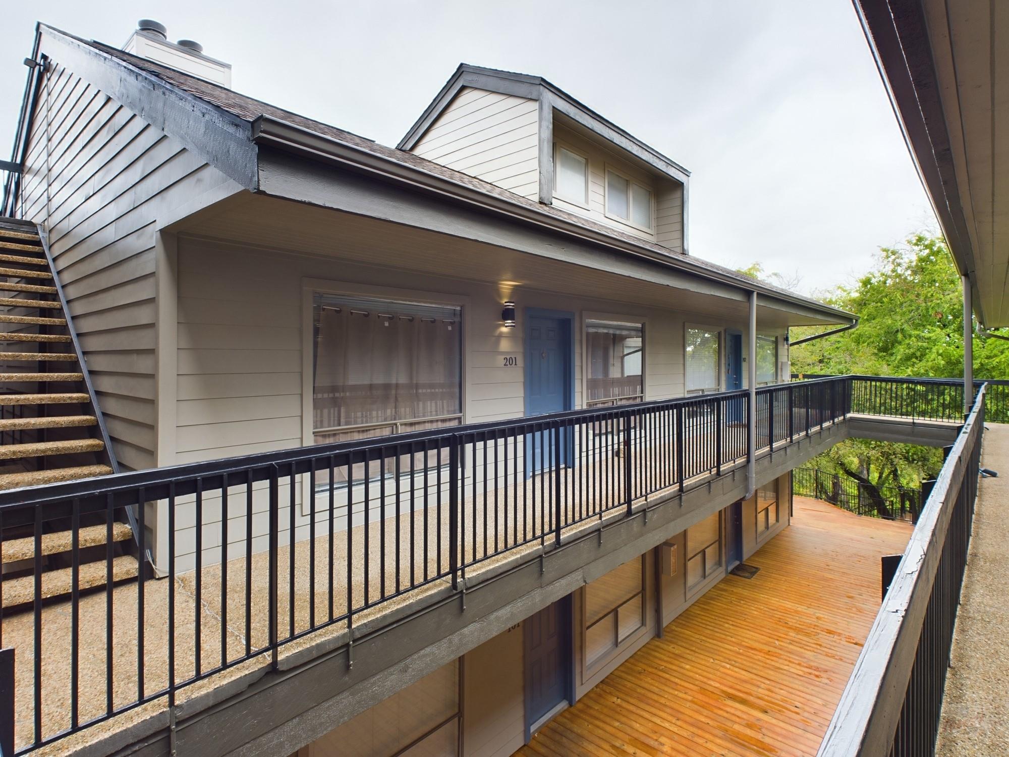 908 Poplar St # 201, Austin, TX 78705