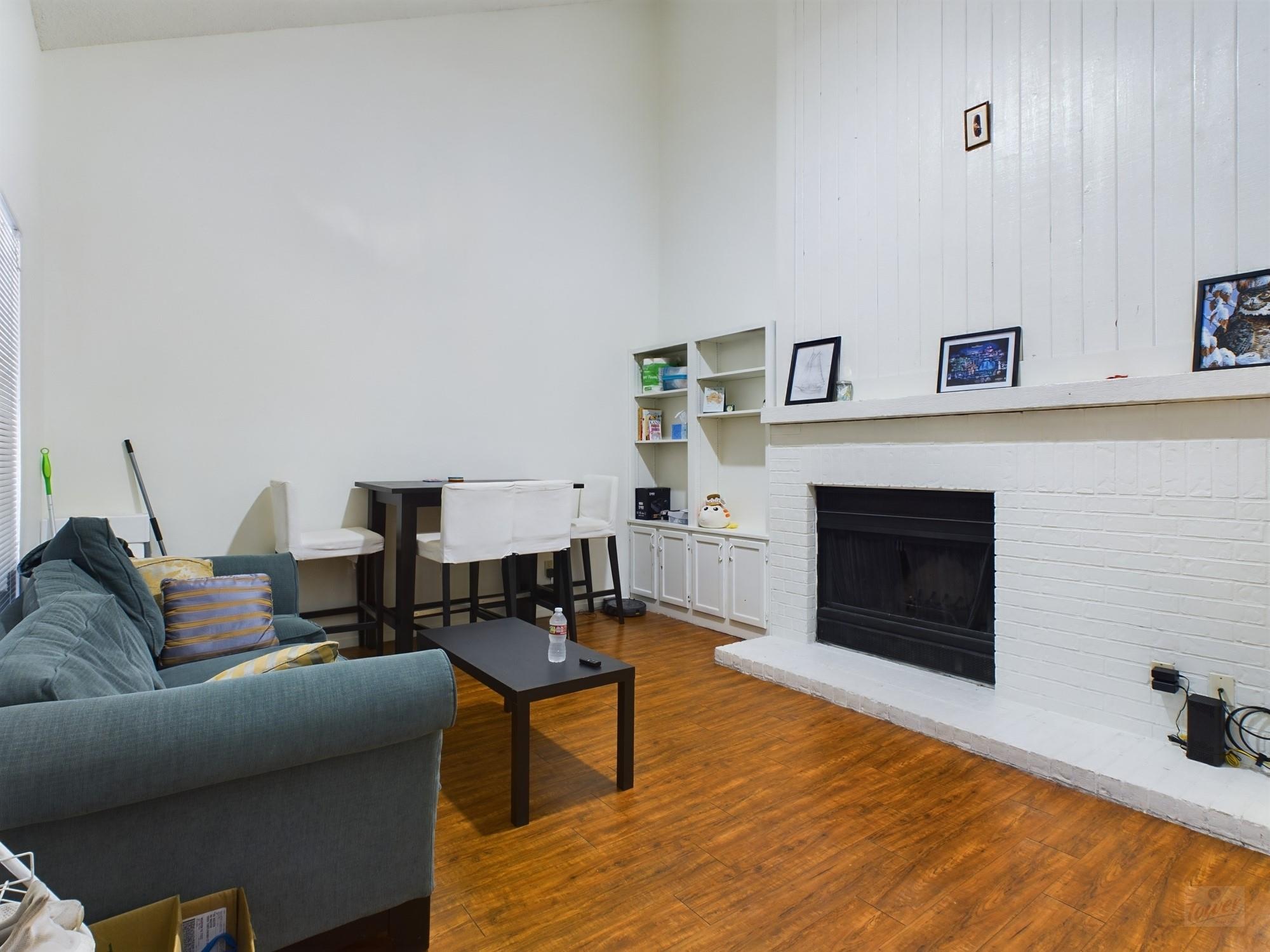 908 Poplar St # 201, Austin, TX 78705