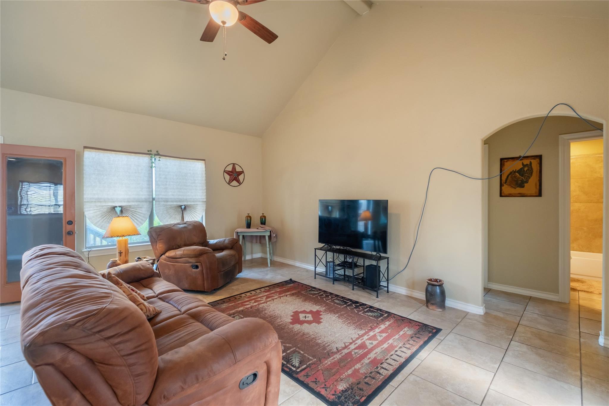 107 Garrett Way, Canyon Lake, TX 78133