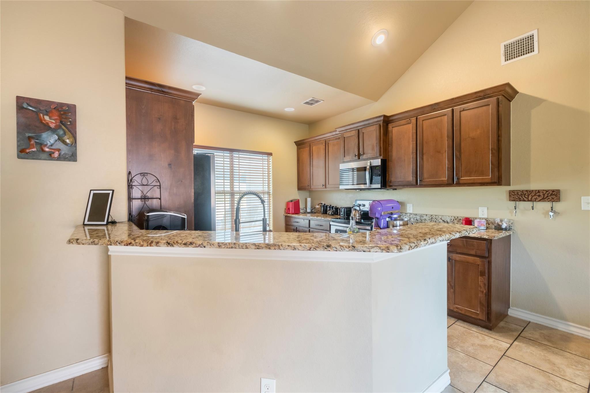 107 Garrett Way, Canyon Lake, TX 78133