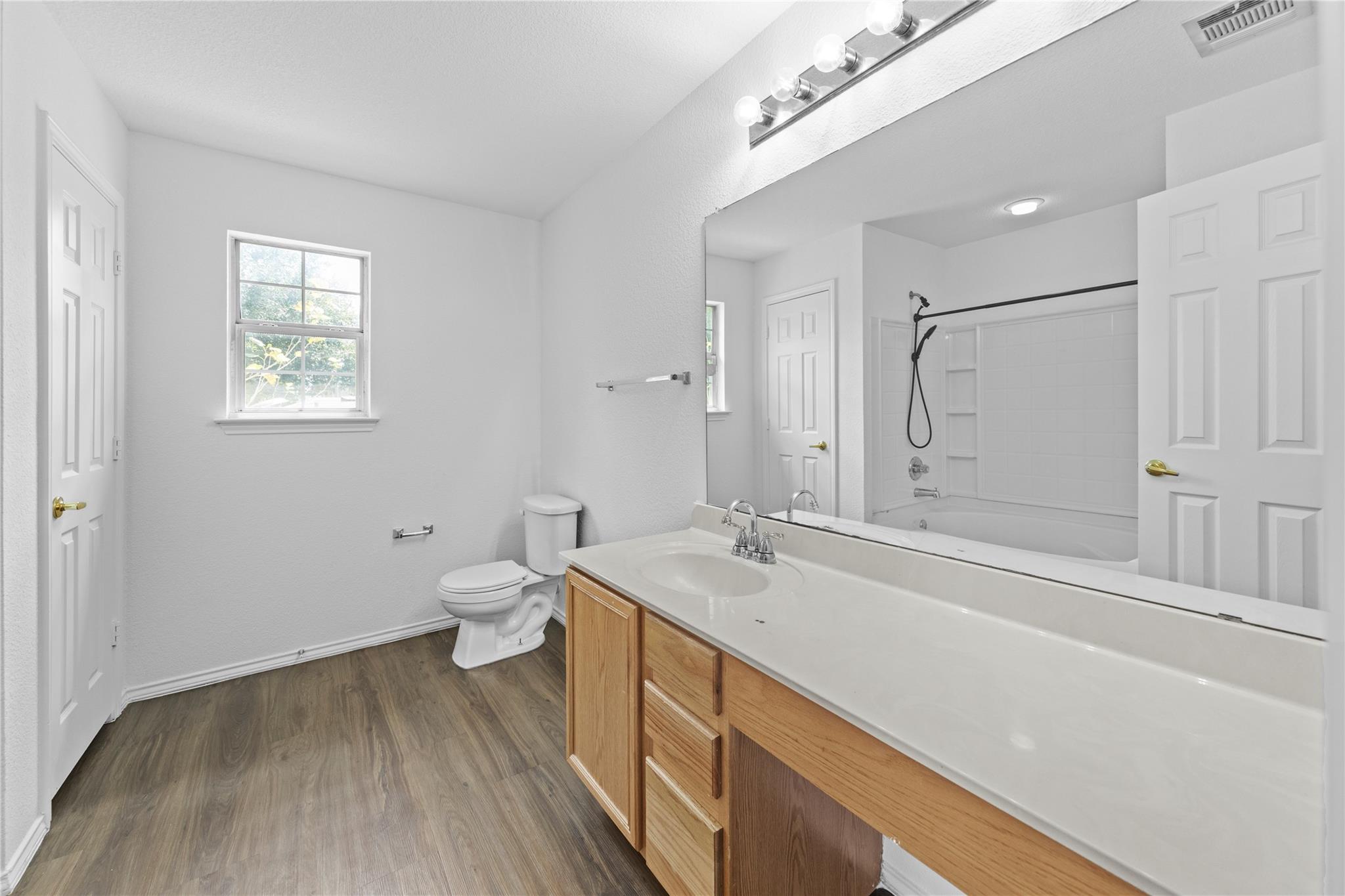 6632 Doyal Dr, Austin, TX 78747