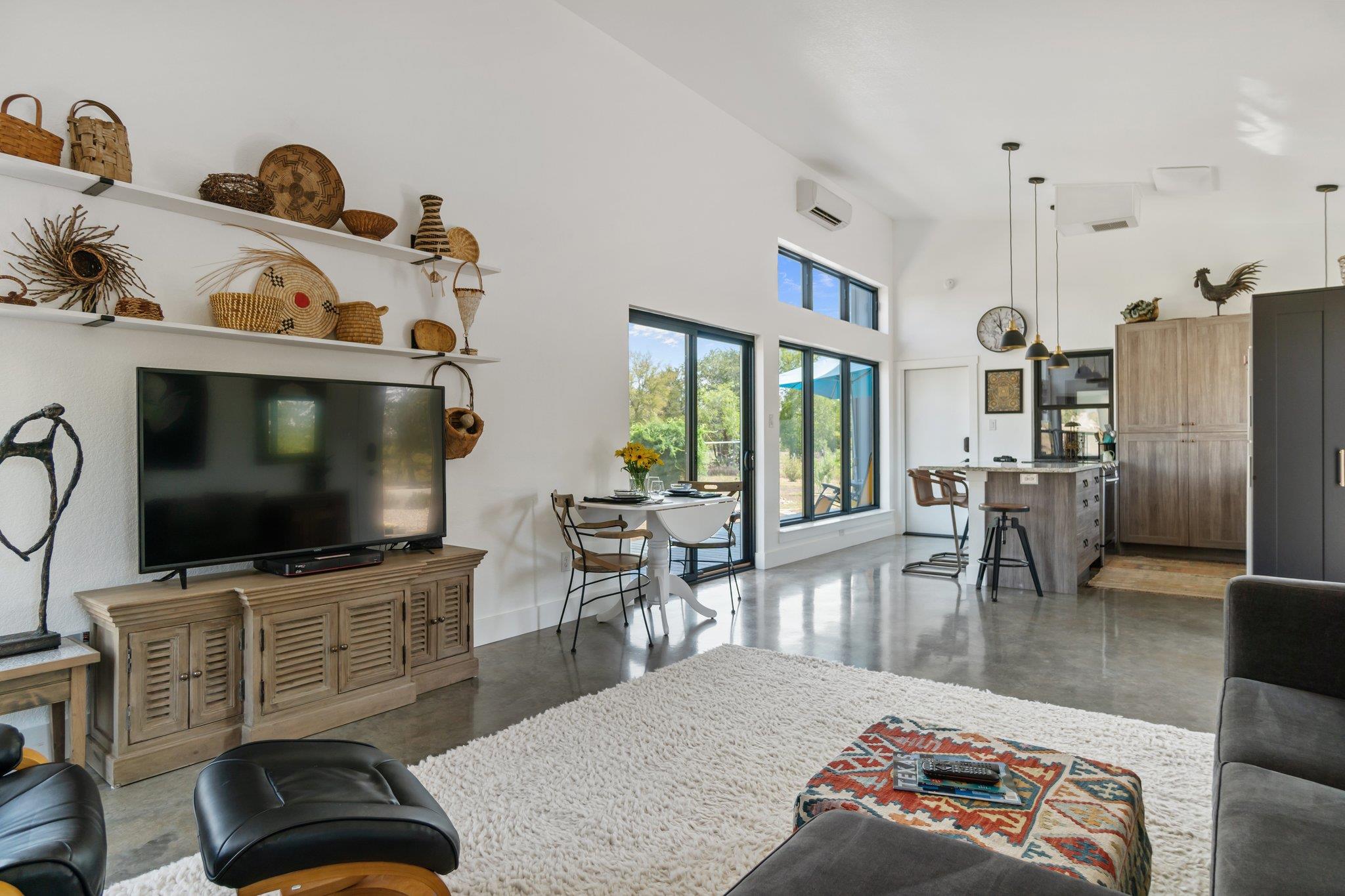 359 Big Bow, Smithville, TX 78957