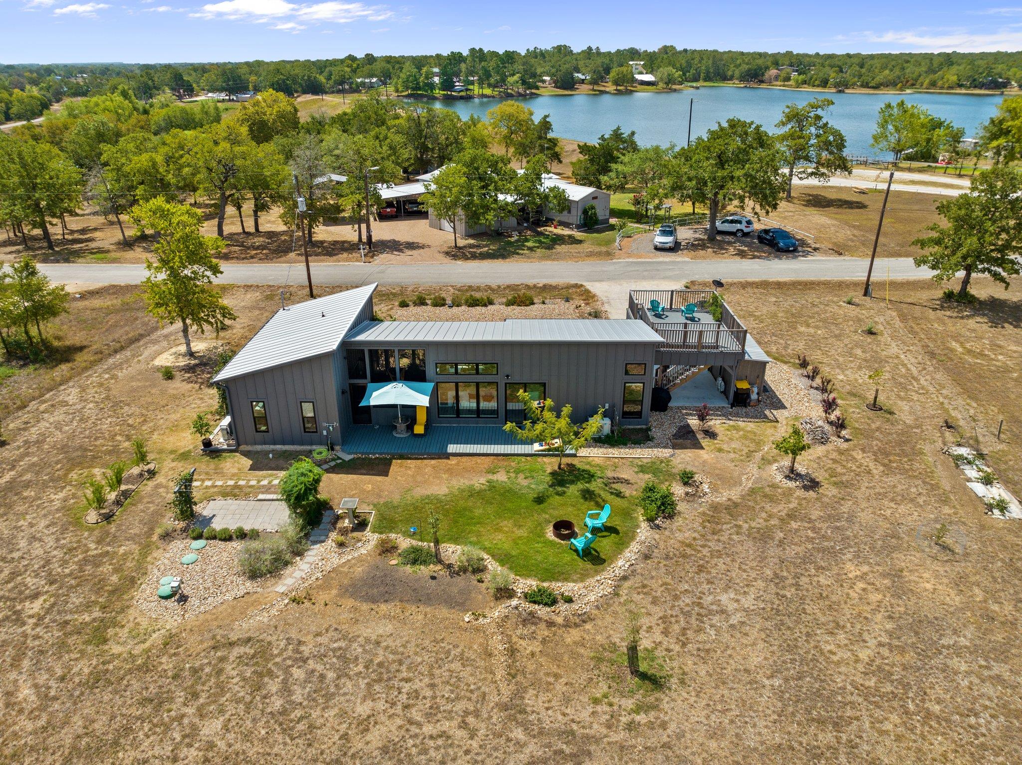 359 Big Bow, Smithville, TX 78957