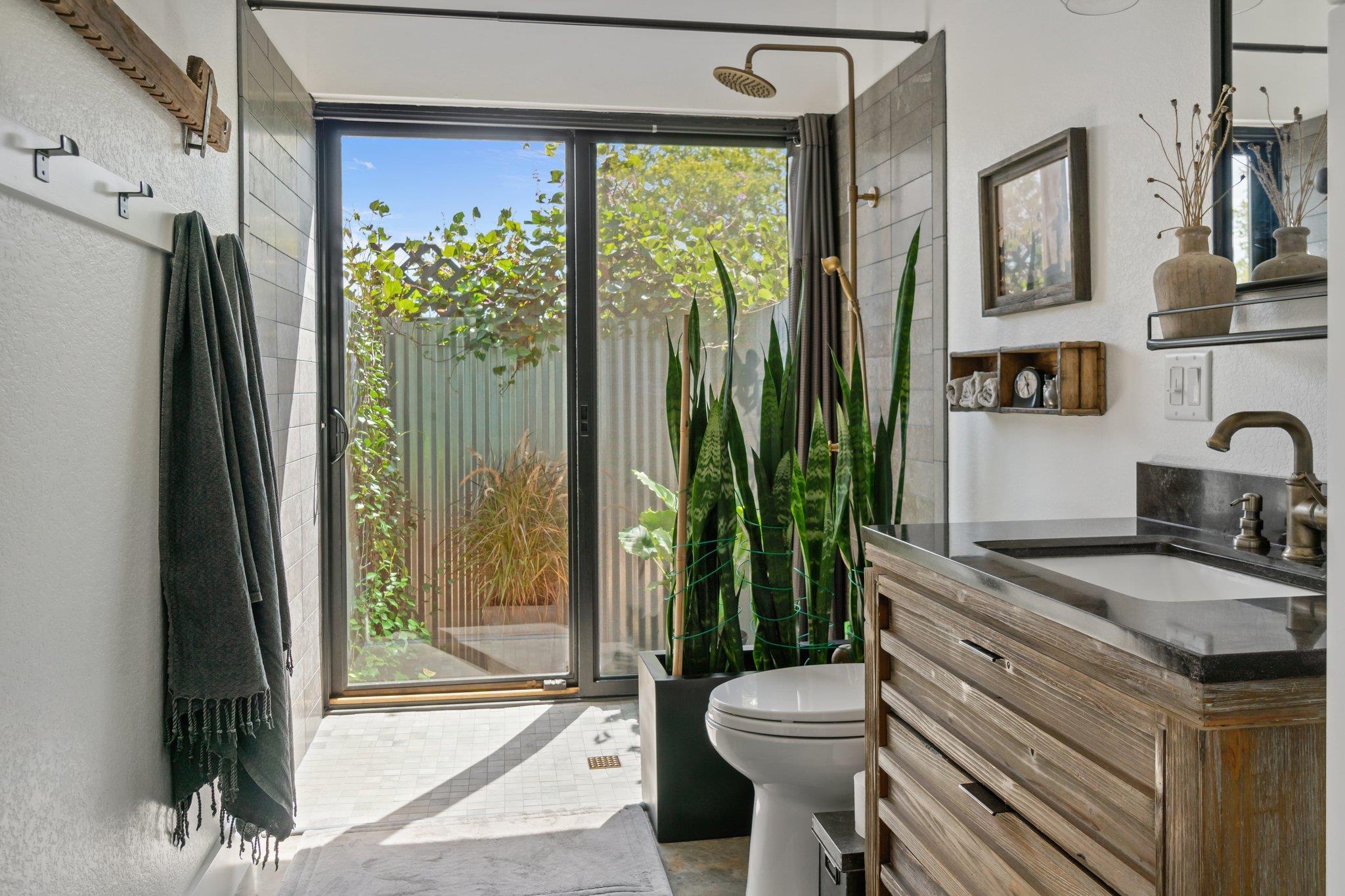 359 Big Bow, Smithville, TX 78957