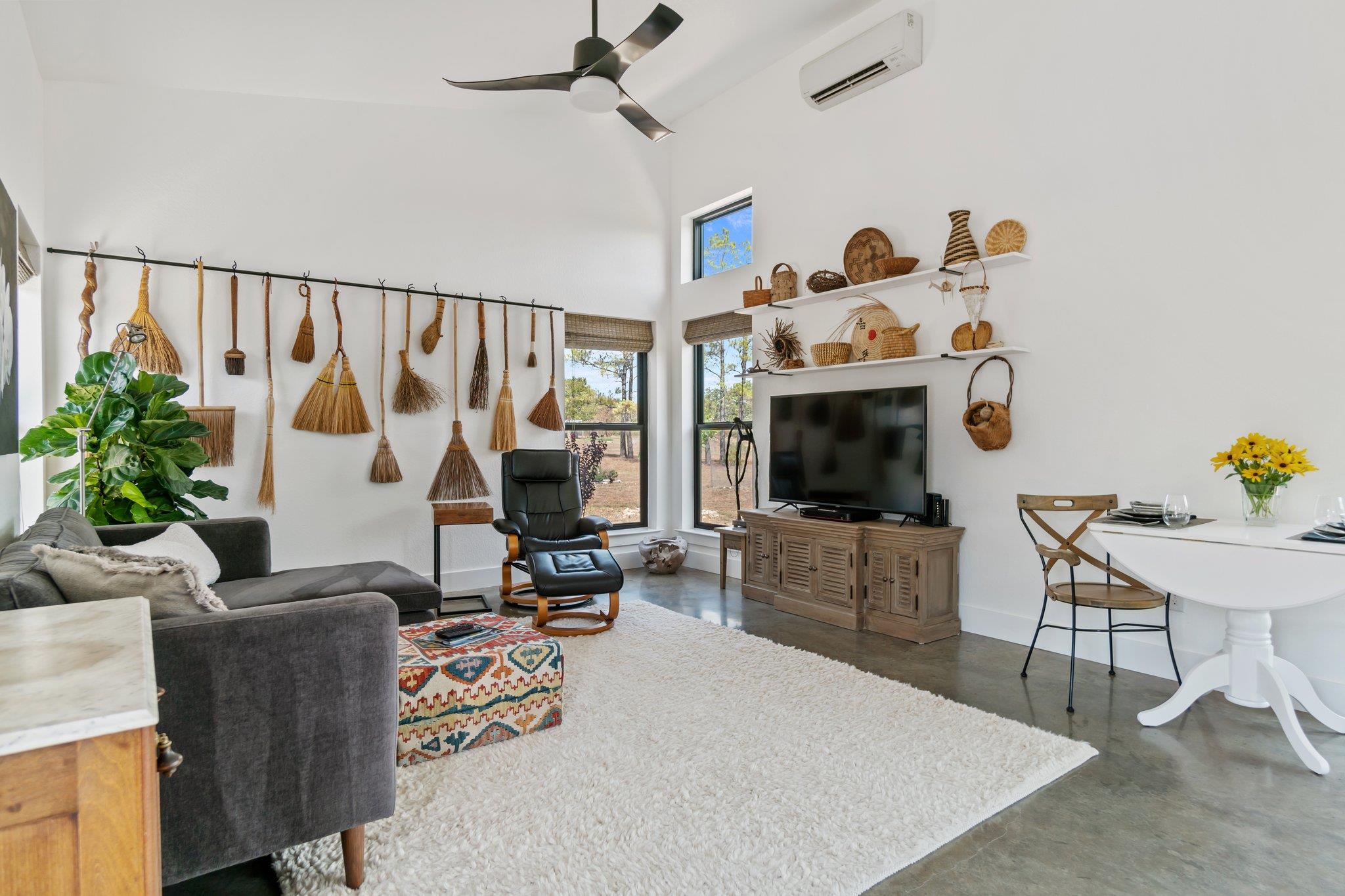 359 Big Bow, Smithville, TX 78957