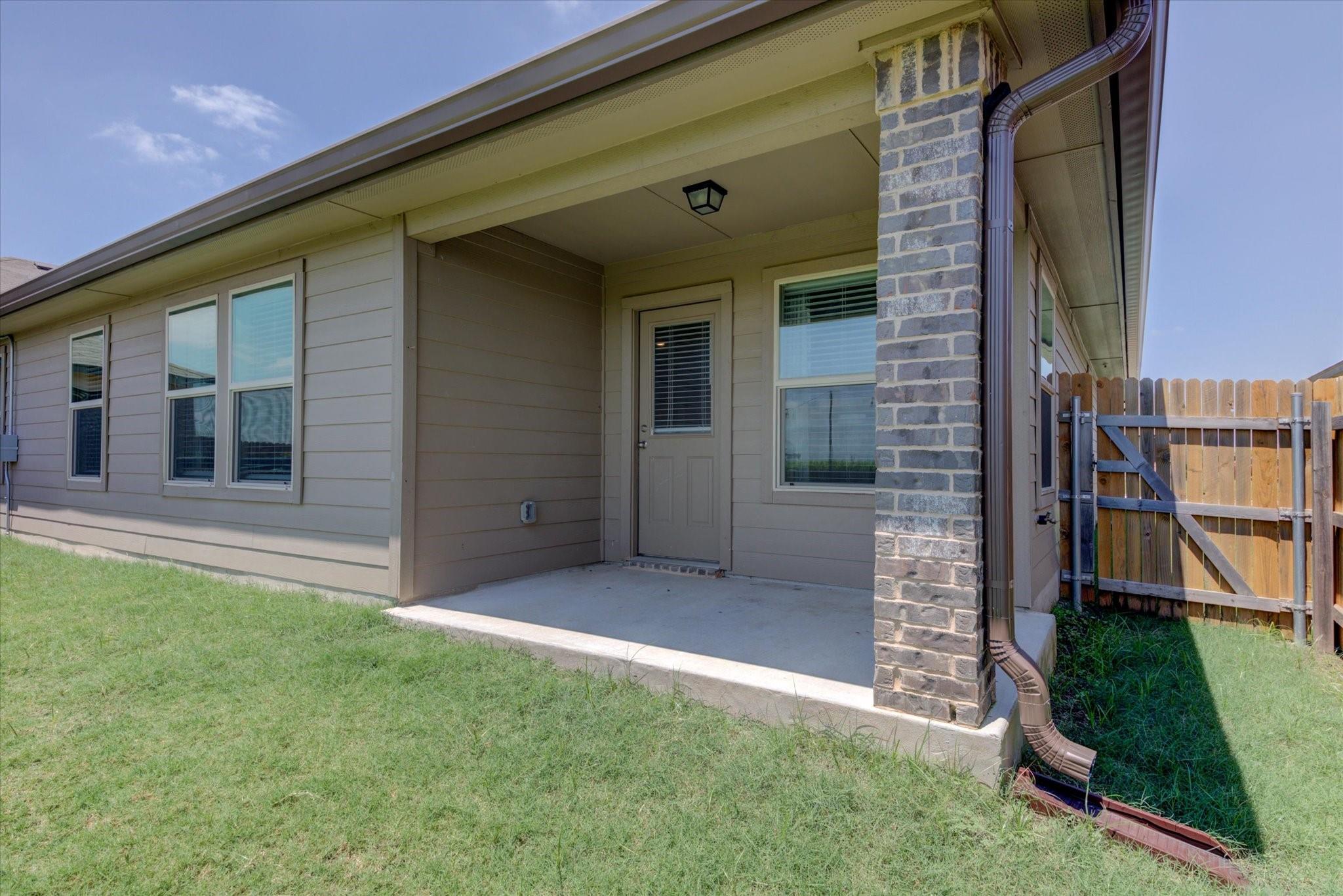 403 Kyra Ln, Taylor, TX 76574