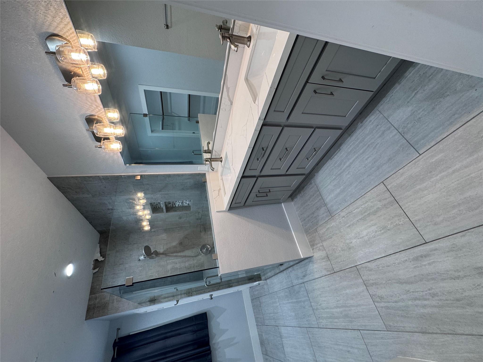 939 Knape Rd, La Grange, TX 78945