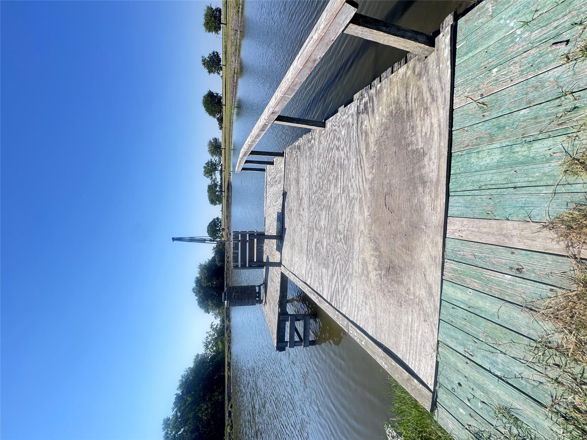 939 Knape Rd, La Grange, TX 78945