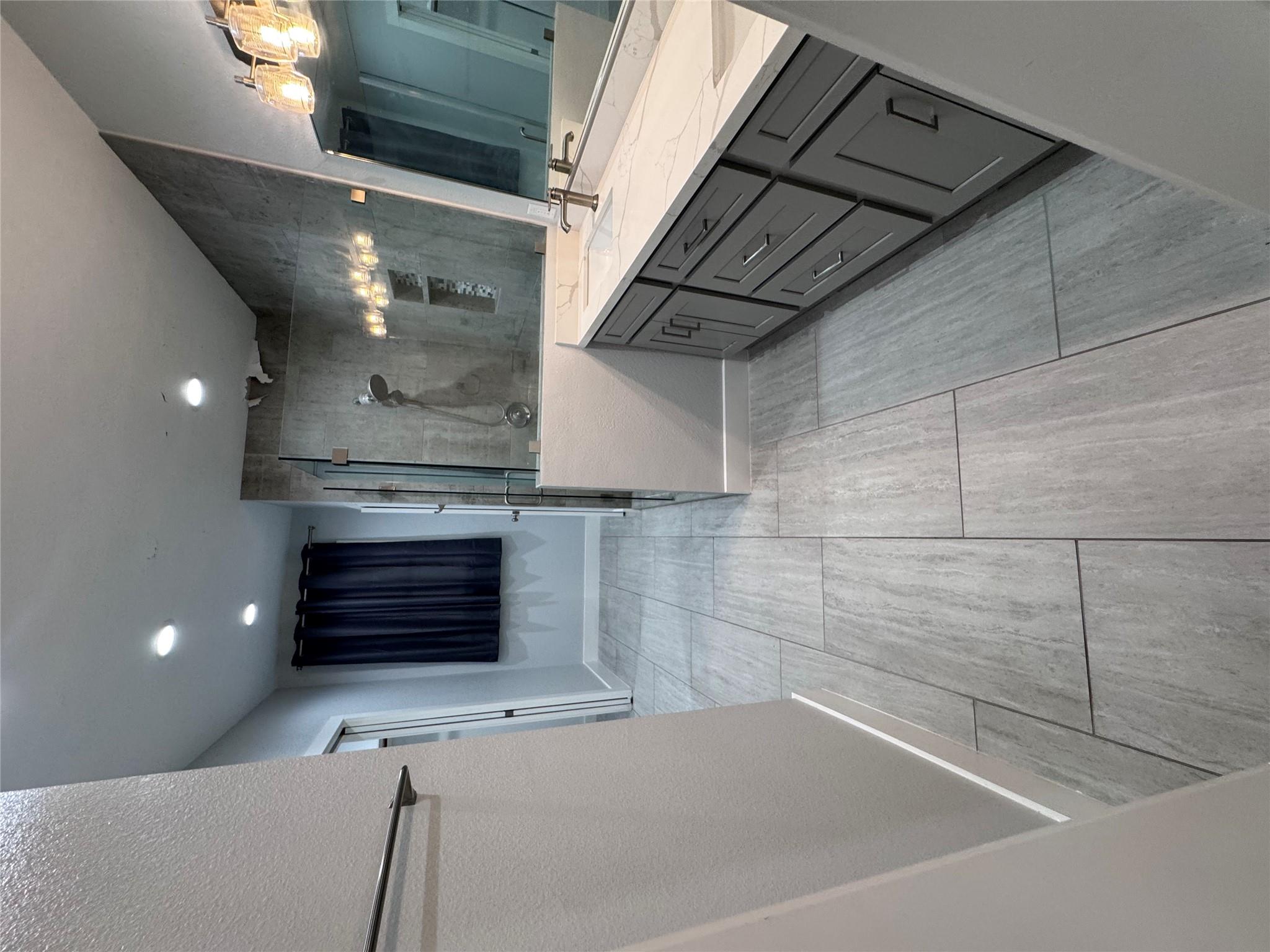 939 Knape Rd, La Grange, TX 78945