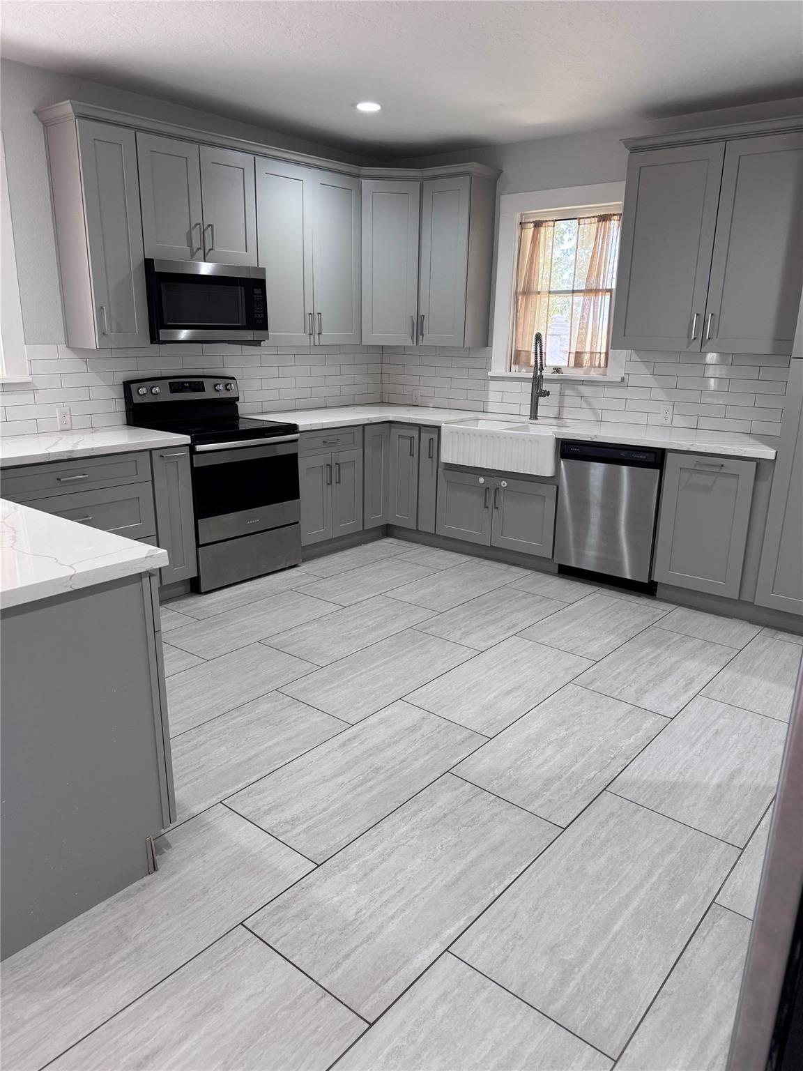 939 Knape Rd, La Grange, TX 78945