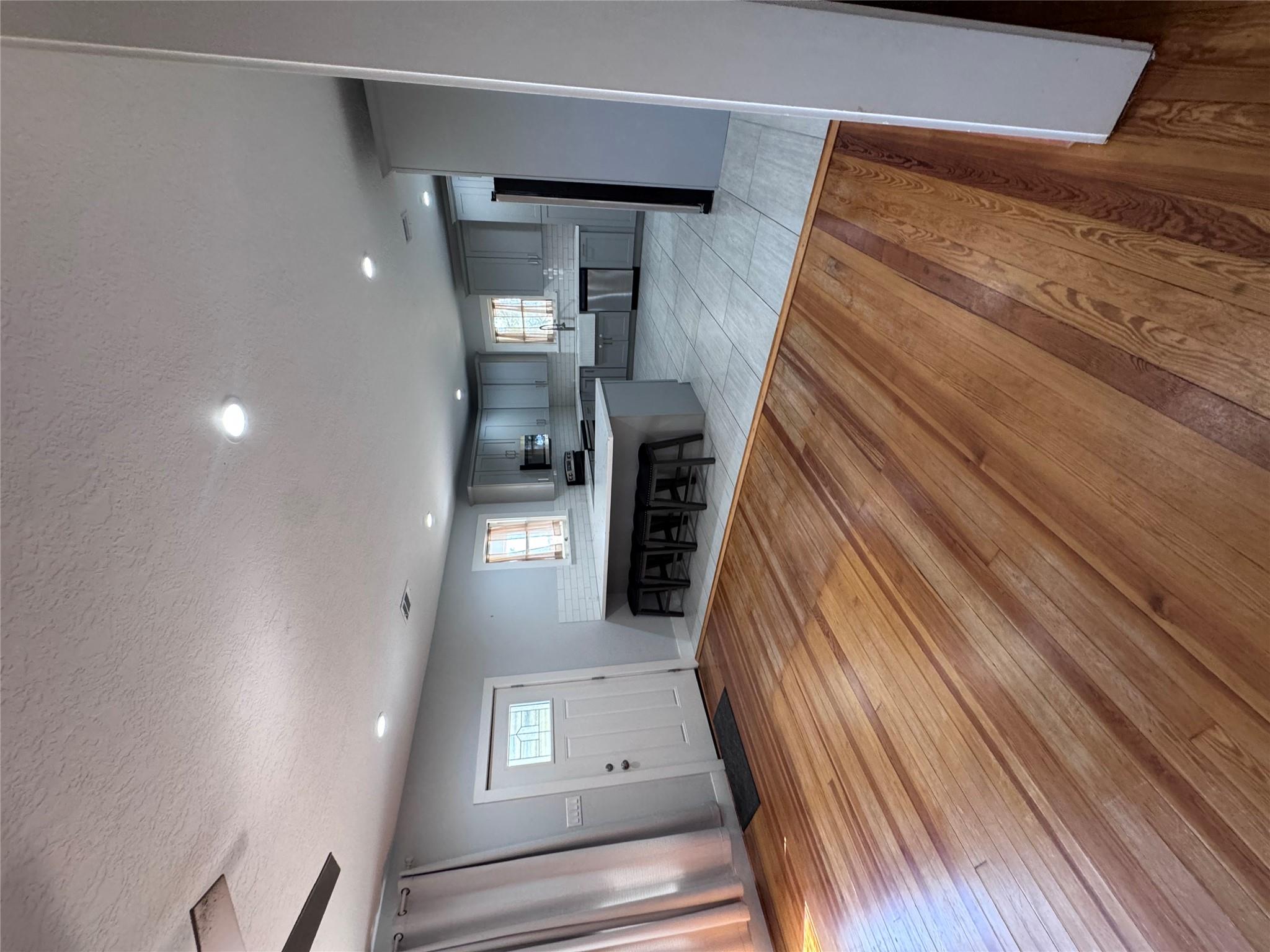 939 Knape Rd, La Grange, TX 78945