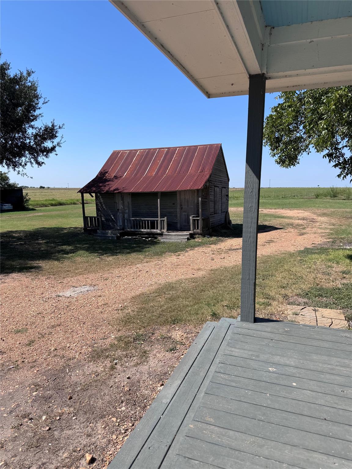939 Knape Rd, La Grange, TX 78945