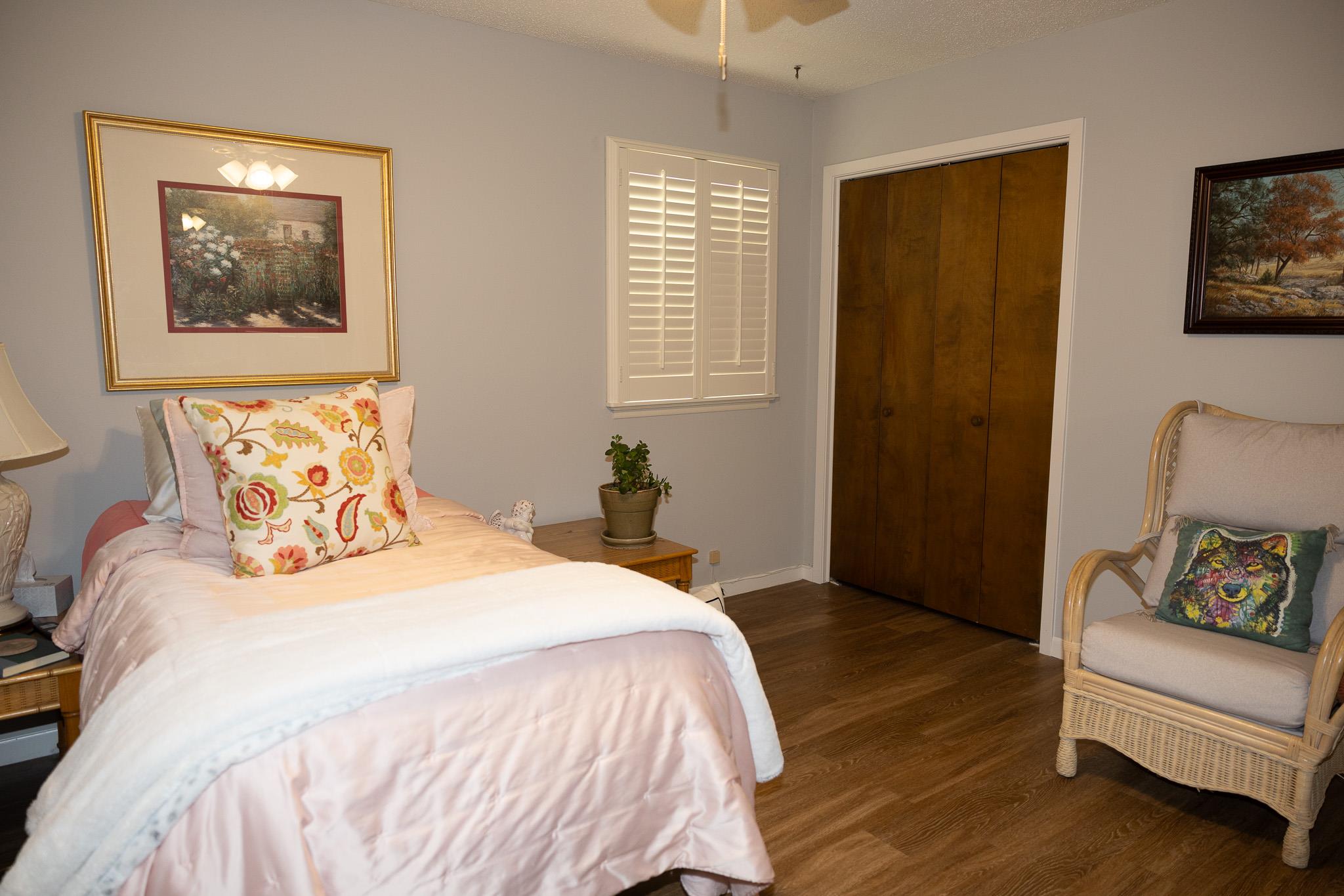 1214 Pecan Dr, Marble Falls, TX 78654