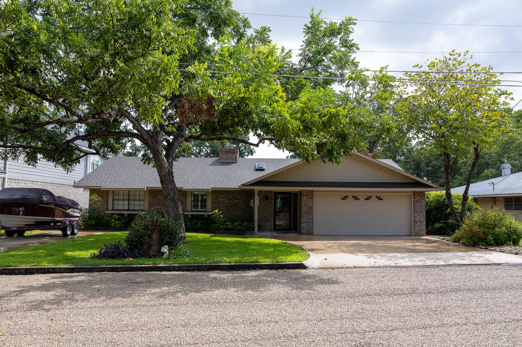 1214 Pecan Dr, Marble Falls, TX 78654