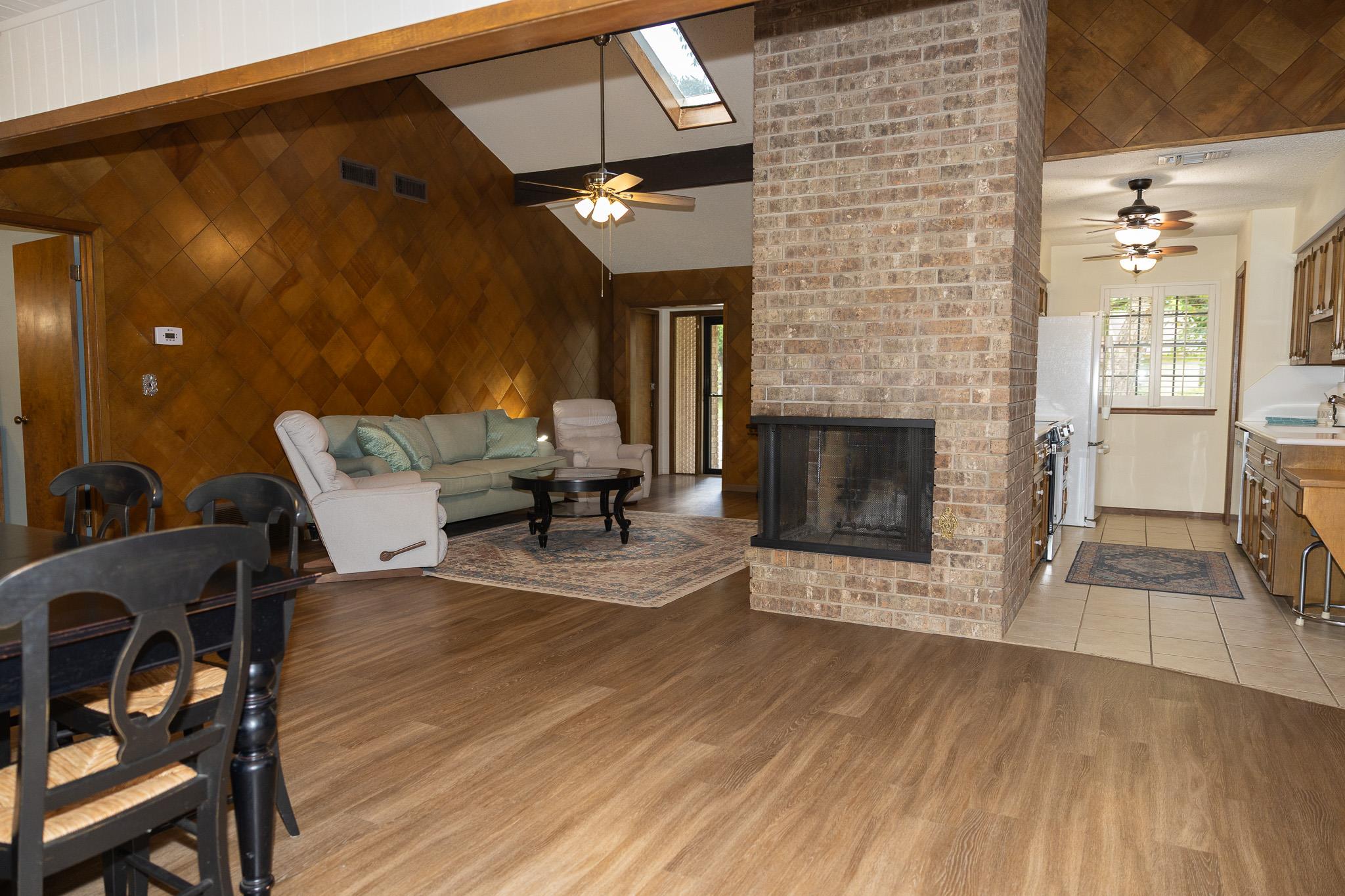 1214 Pecan Dr, Marble Falls, TX 78654