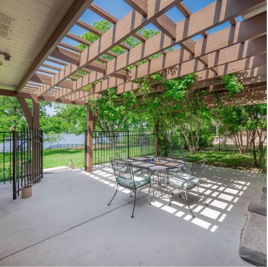 1214 Pecan Dr, Marble Falls, TX 78654