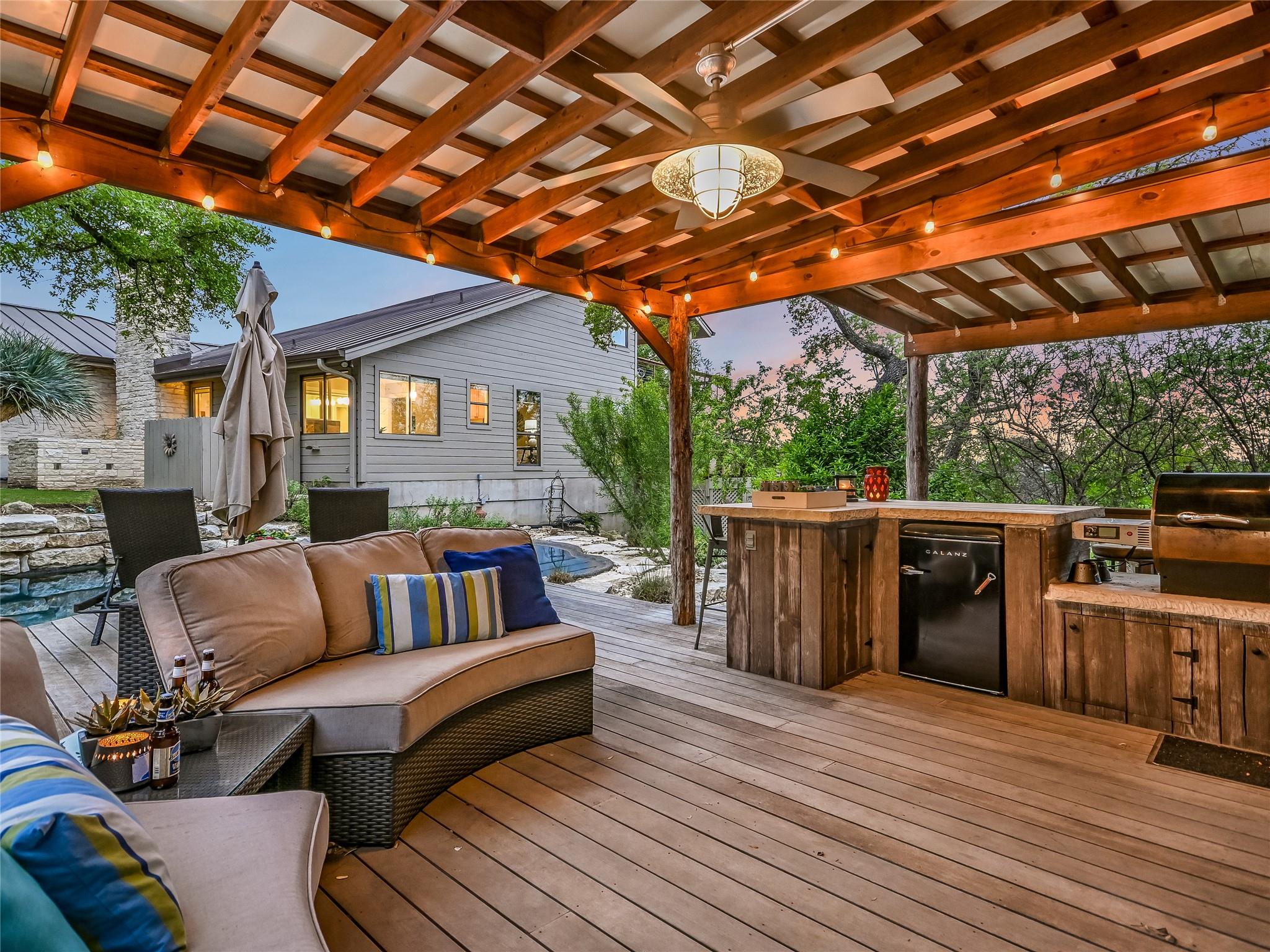 108 Schooner Dr, Lakeway, TX 78738