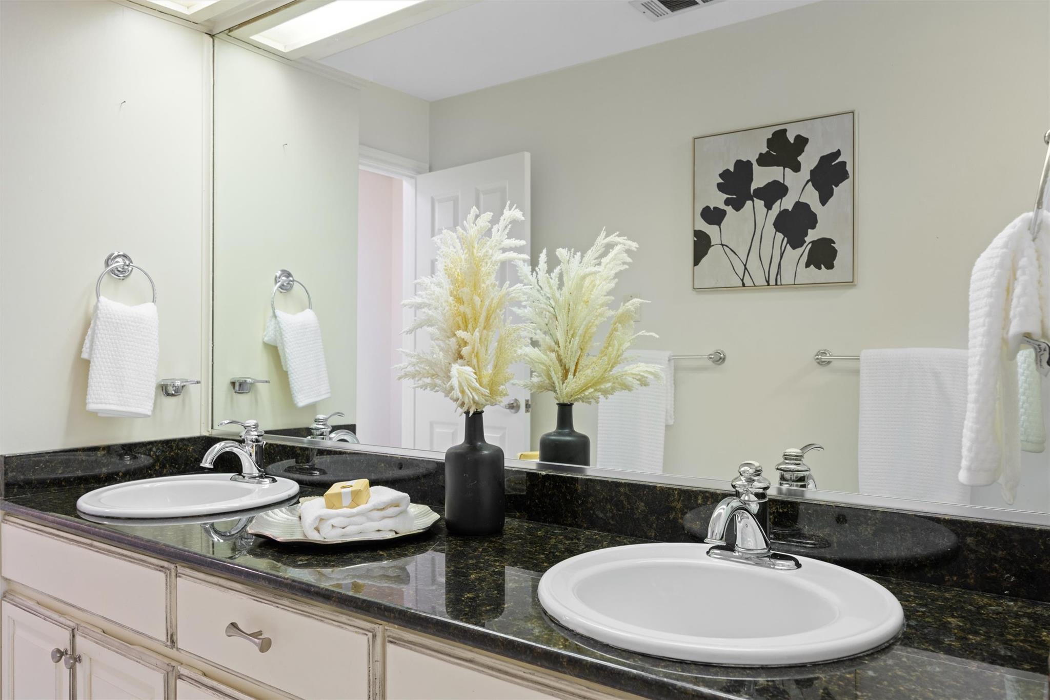 108 Schooner Dr, Lakeway, TX 78738