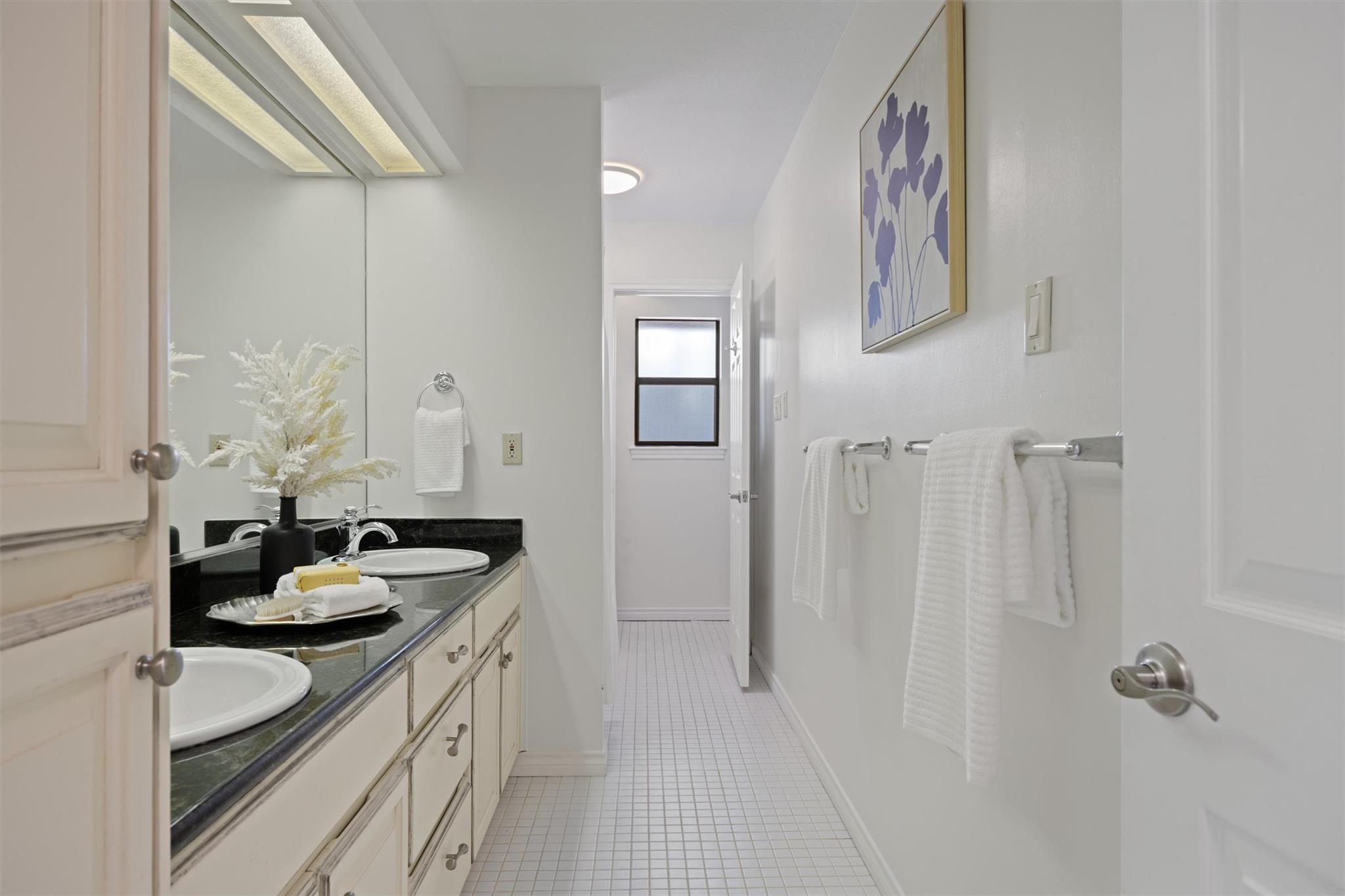 108 Schooner Dr, Lakeway, TX 78738