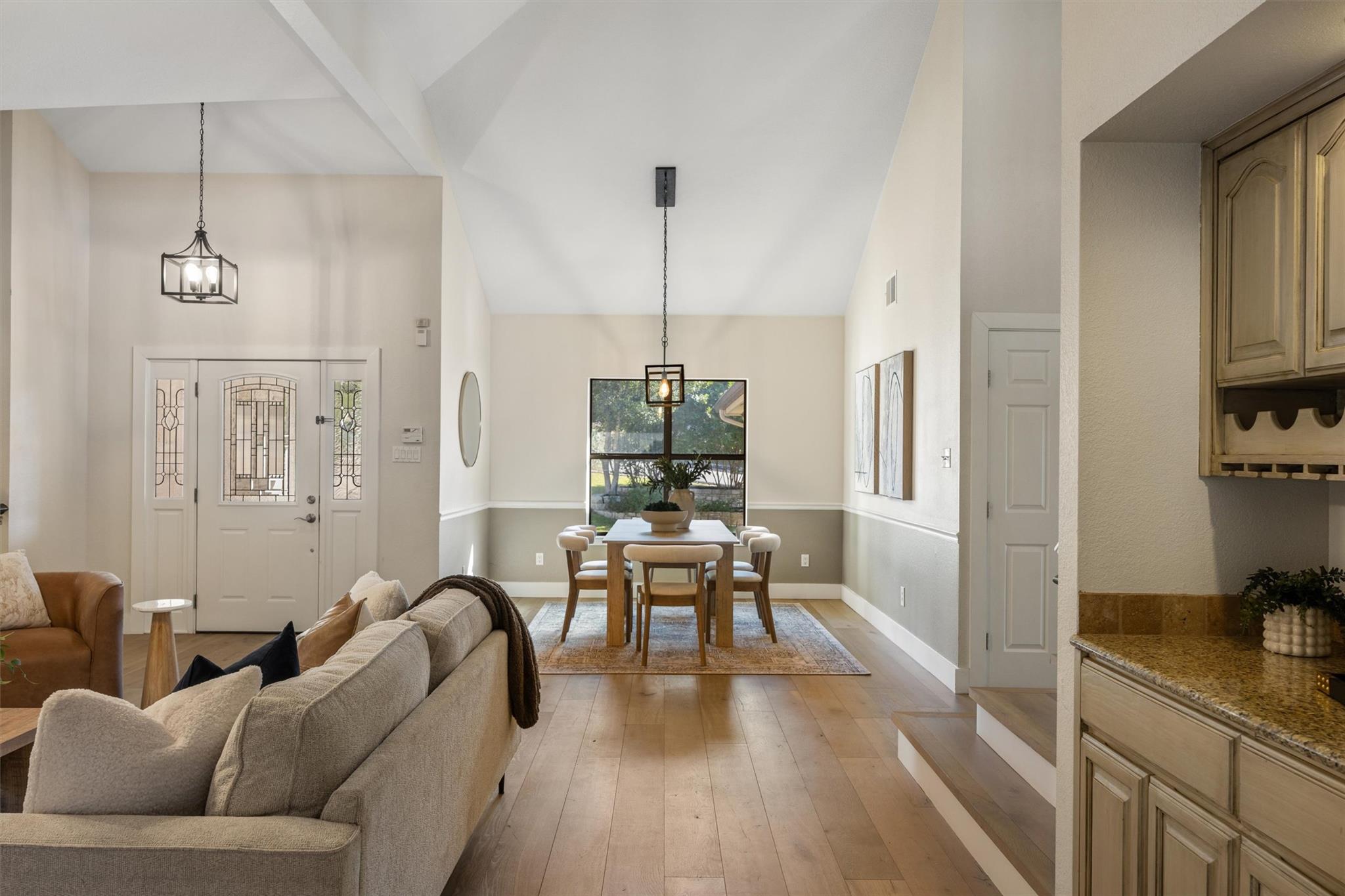 108 Schooner Dr, Lakeway, TX 78738