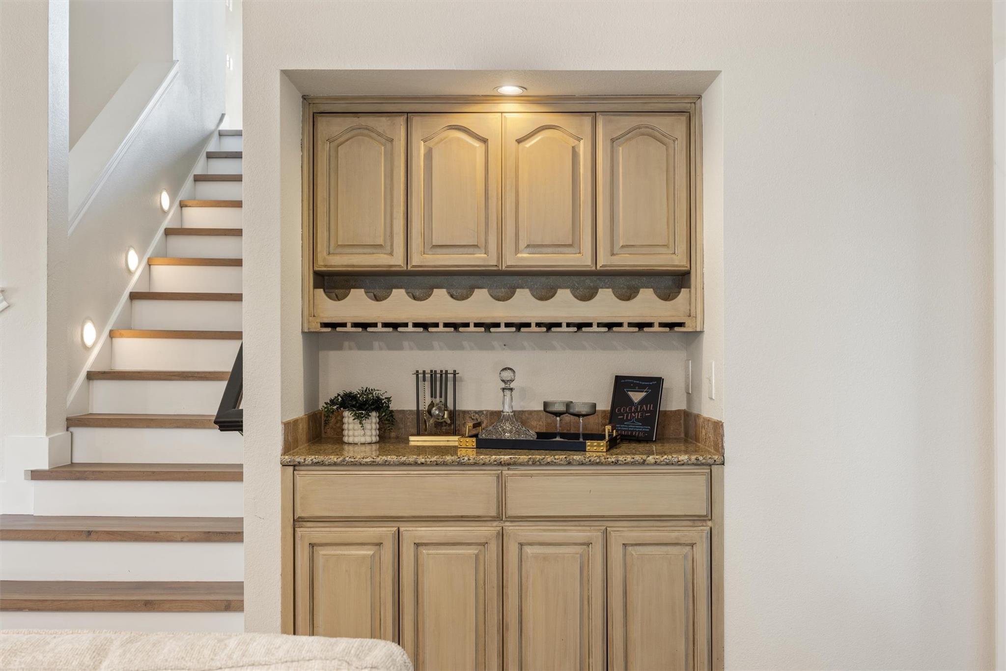 108 Schooner Dr, Lakeway, TX 78738