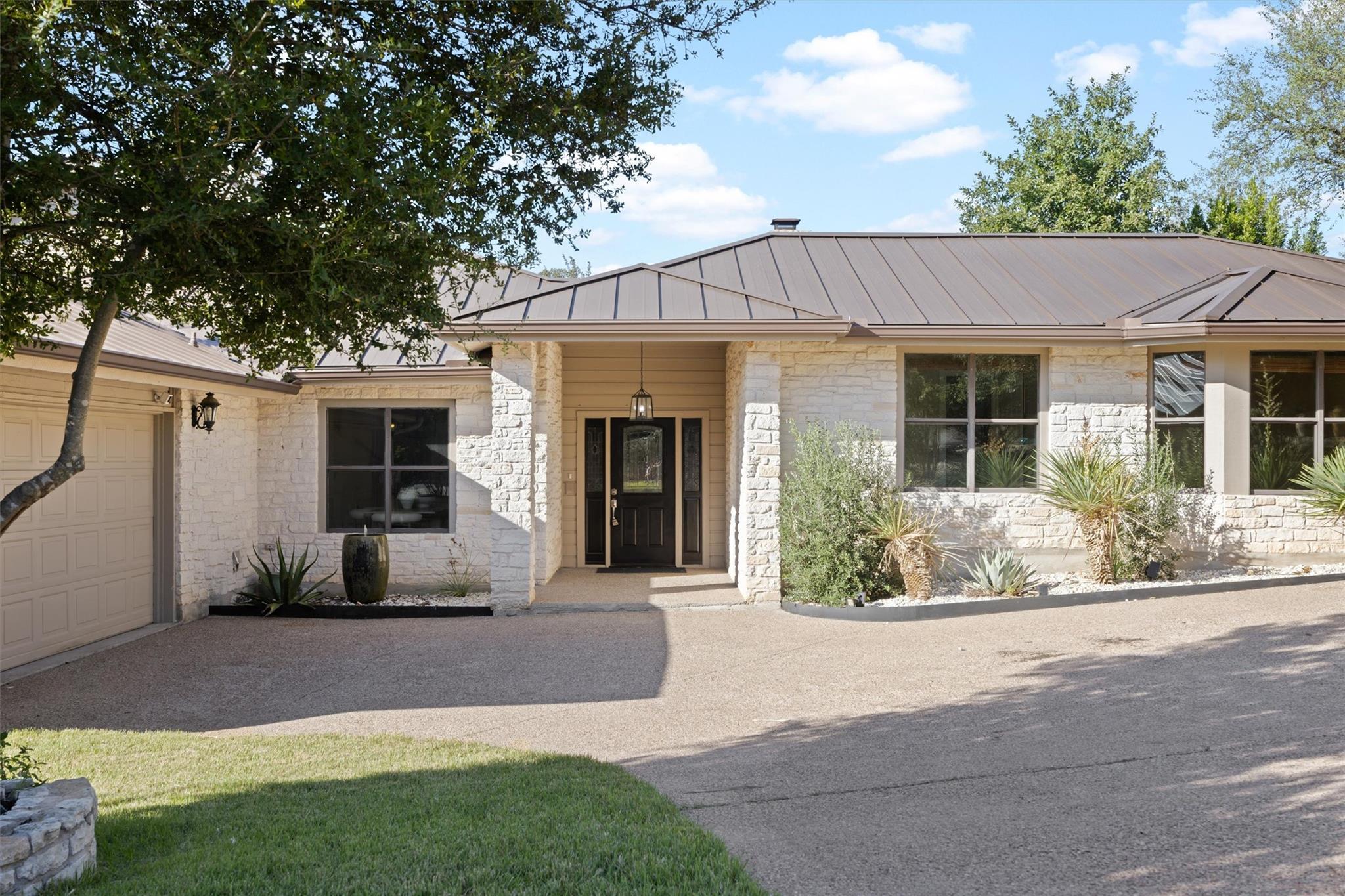 108 Schooner Dr, Lakeway, TX 78738