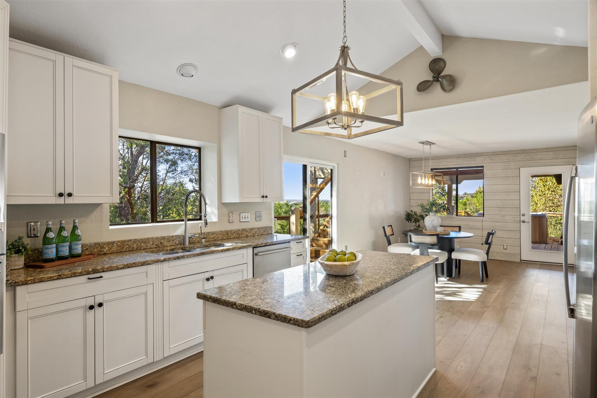 108 Schooner Dr, Lakeway, TX 78738