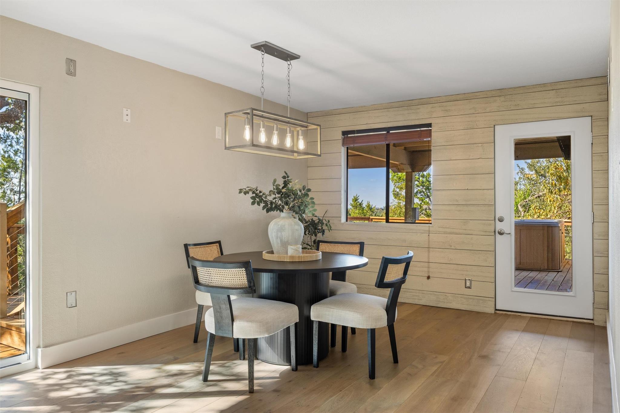 108 Schooner Dr, Lakeway, TX 78738