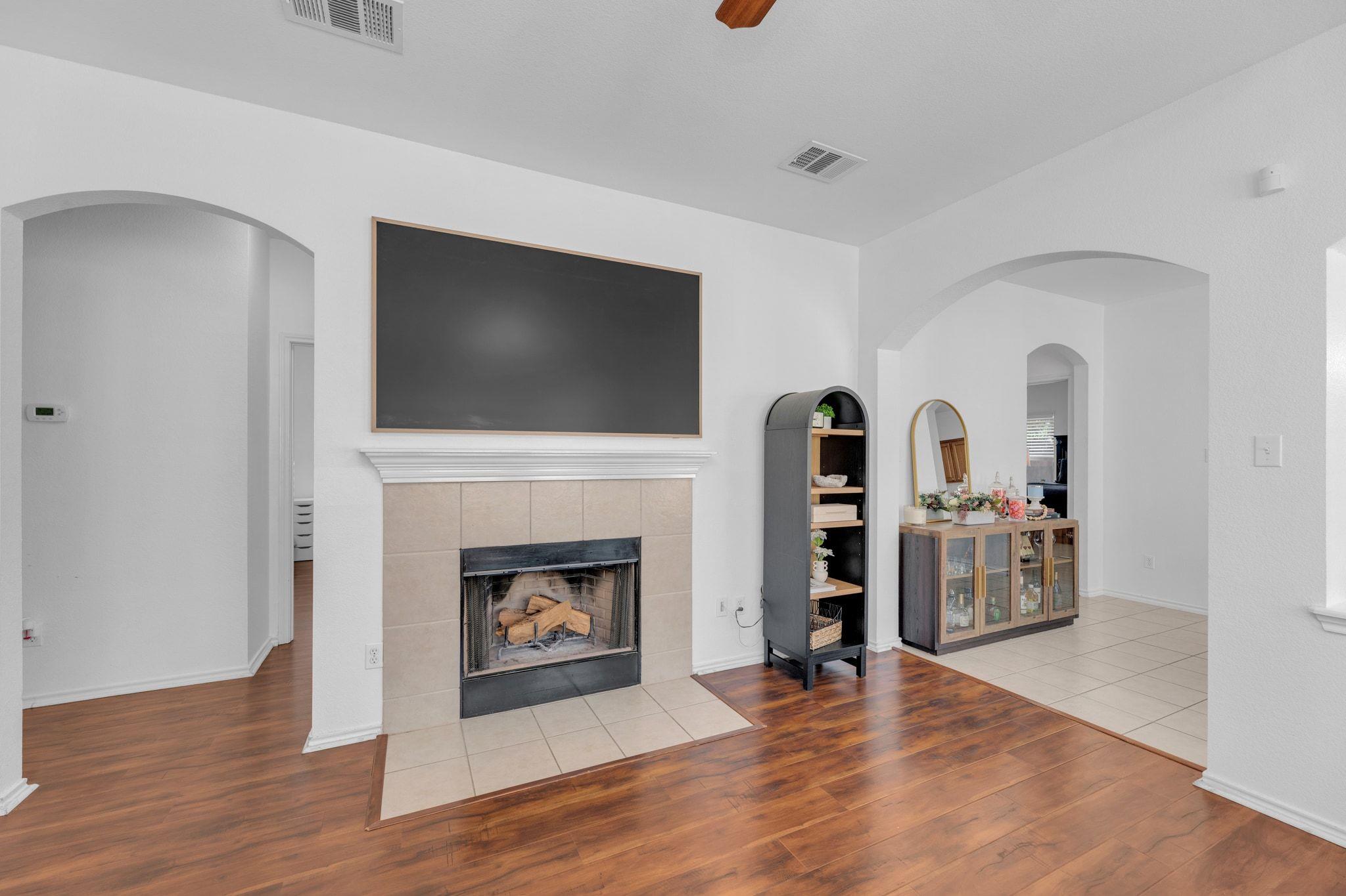 8901 Meridian Oak Ln, Austin, TX 78744